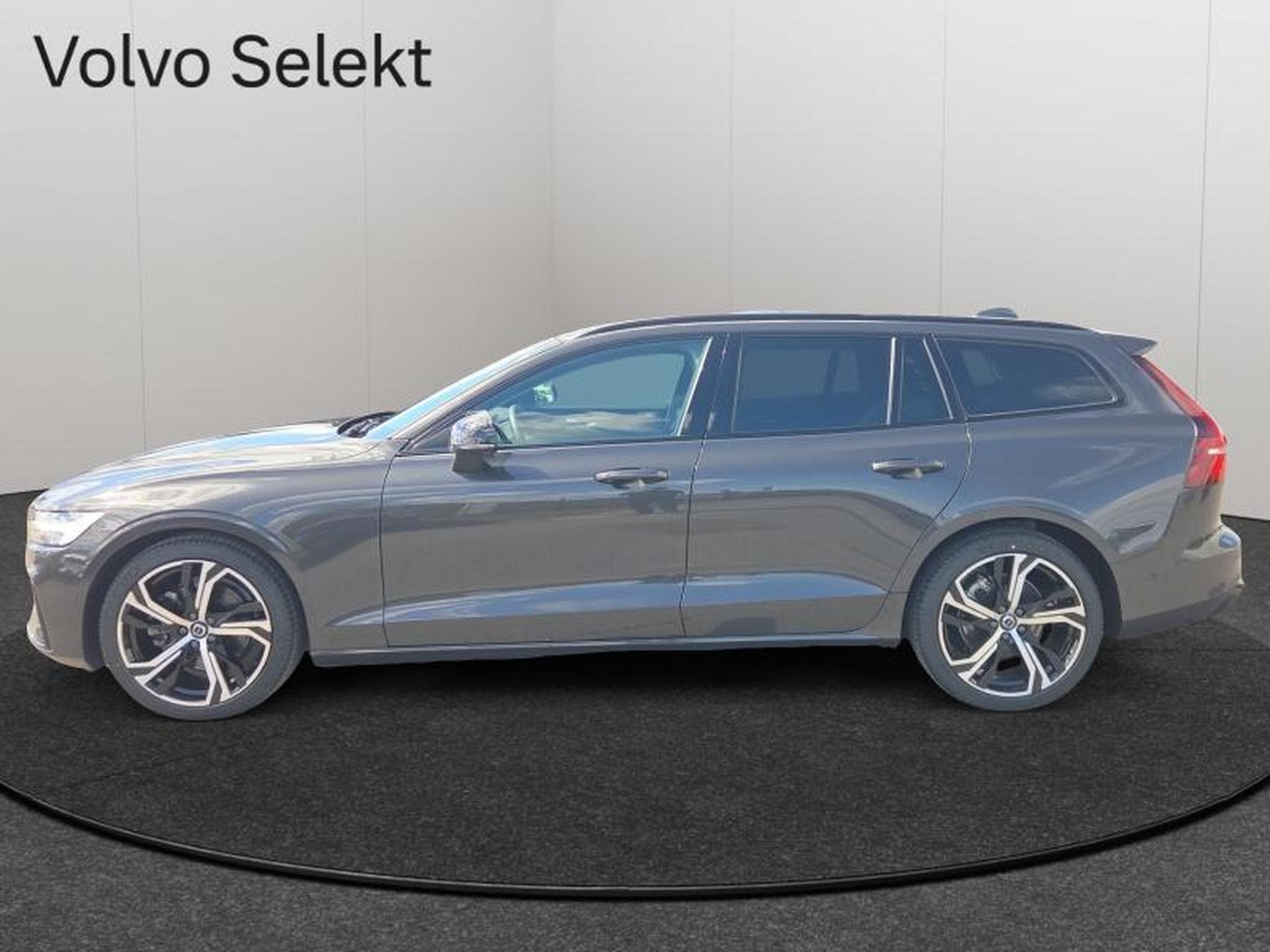 Volvo V60 B4 Plus Dark / Essence (2025) - Photo 4