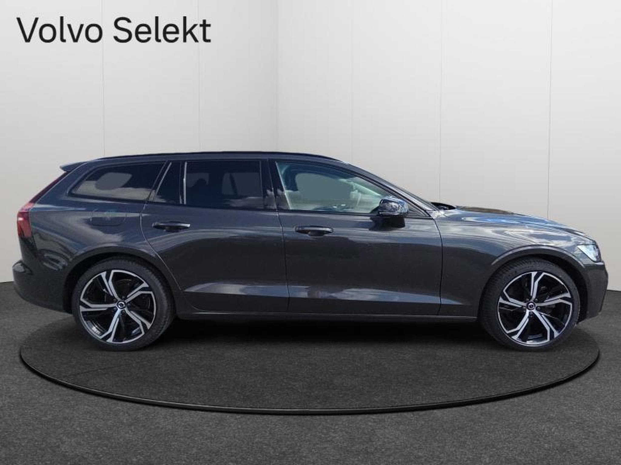 Volvo V60 B4 Plus Dark / Essence (2025) - Photo 7