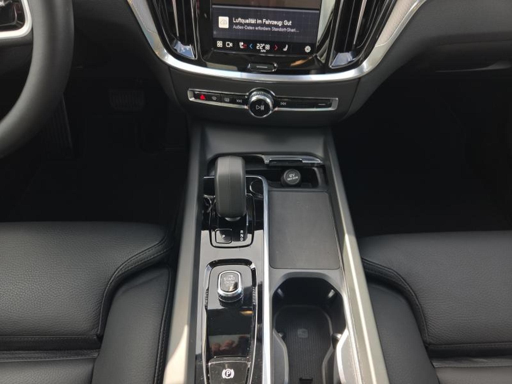 Volvo V60 B4 Plus Dark / Essence (2025) - Photo 11