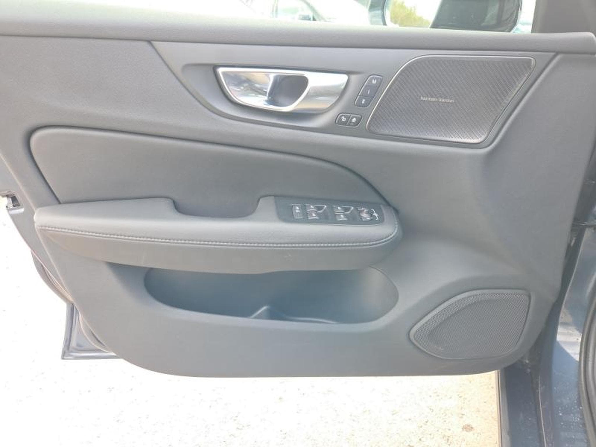 Volvo V60 B4 Plus Dark / Essence (2025) - Photo 20