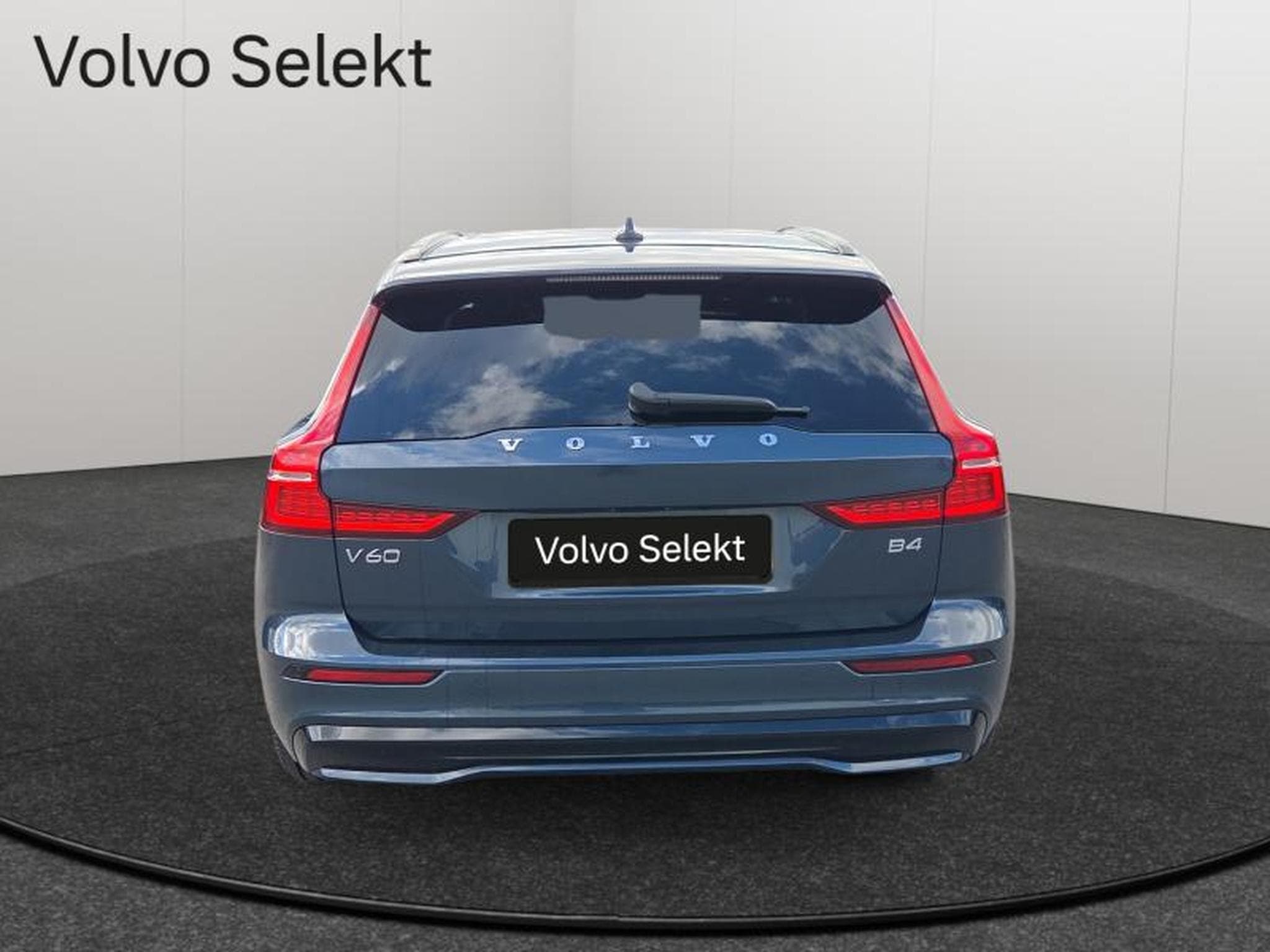 Volvo V60 B4 Plus Dark / Essence (2025) - Photo 6