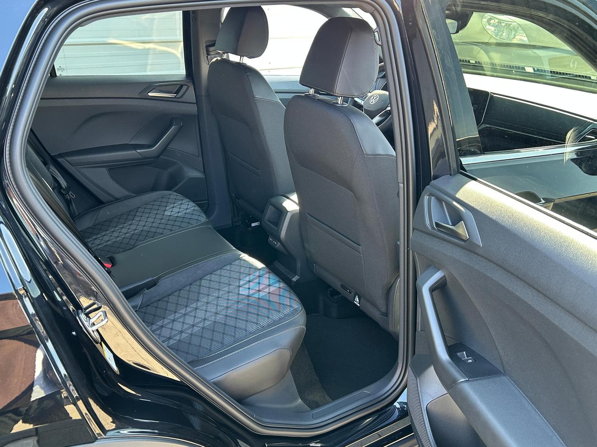VW T-Cross R-Line (2026) - Photo 12