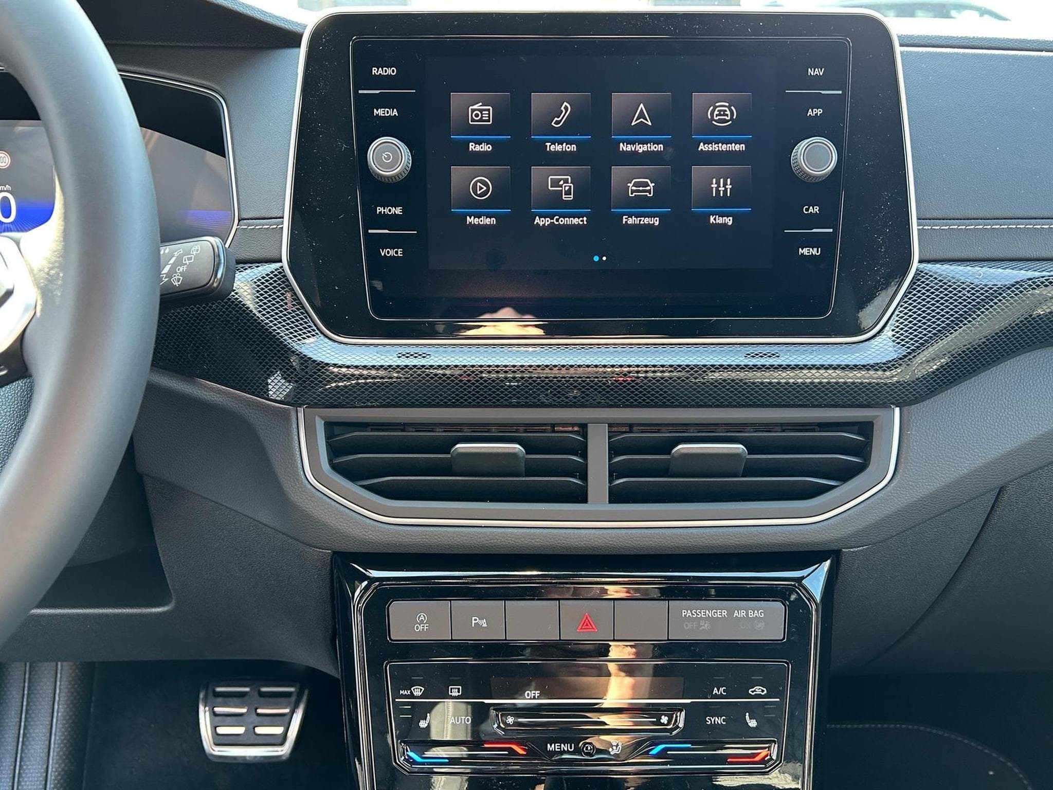 VW T-Cross R-Line (2026) - Photo 9