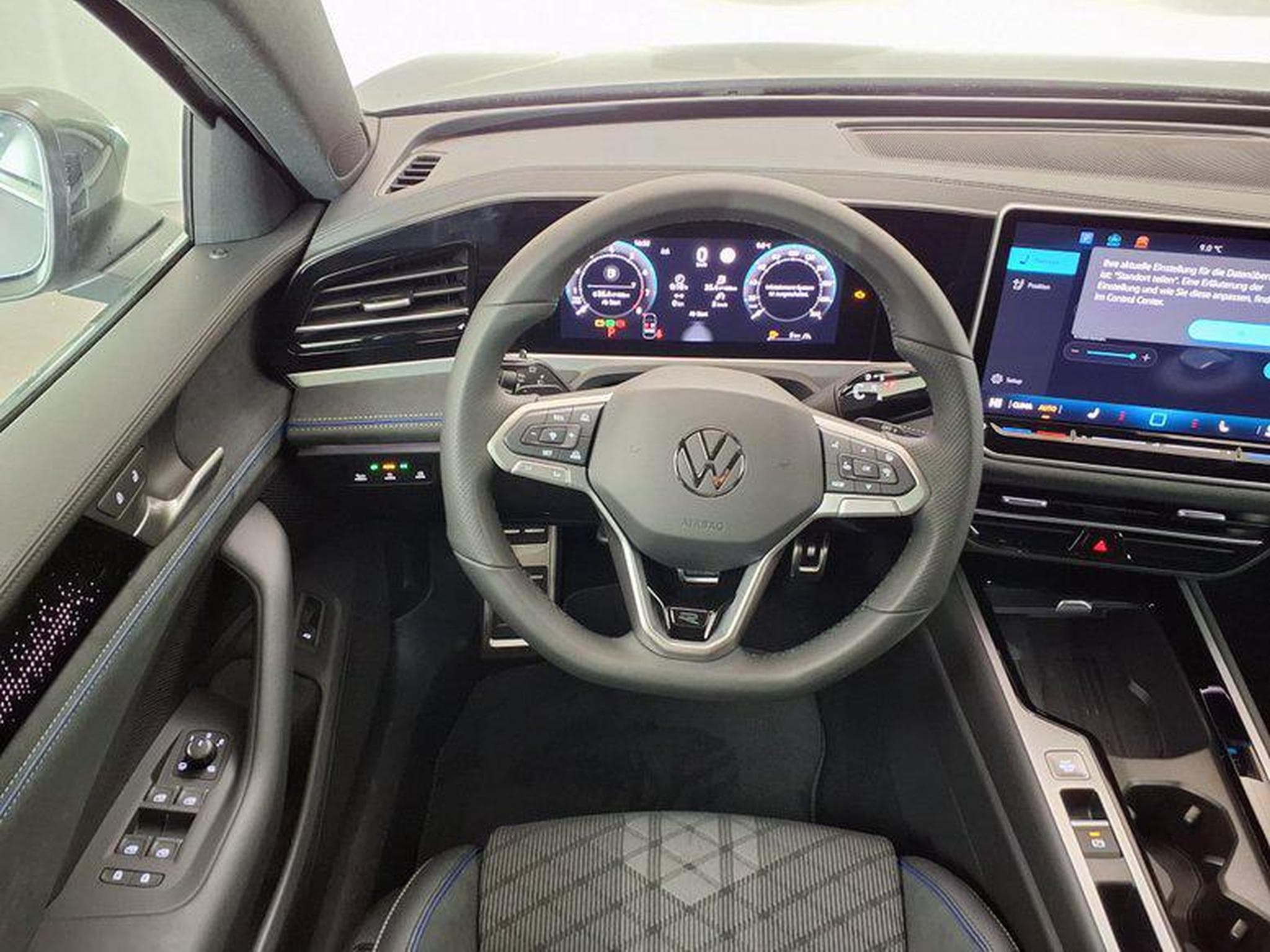 VW Passat Variant R-Line 2.0 TSI 7-Gang-DSG 4x4 (2026) - Photo 12