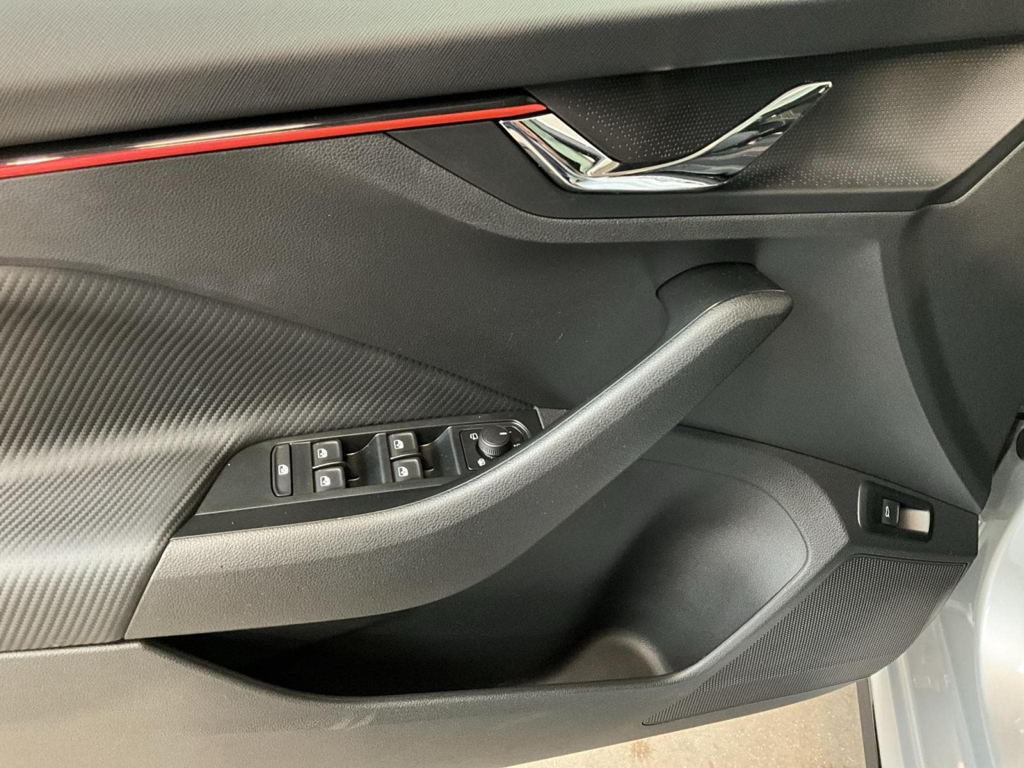 Skoda Kamiq Monte-Carlo+BVM+Pano+LED (2025) - Photo 14