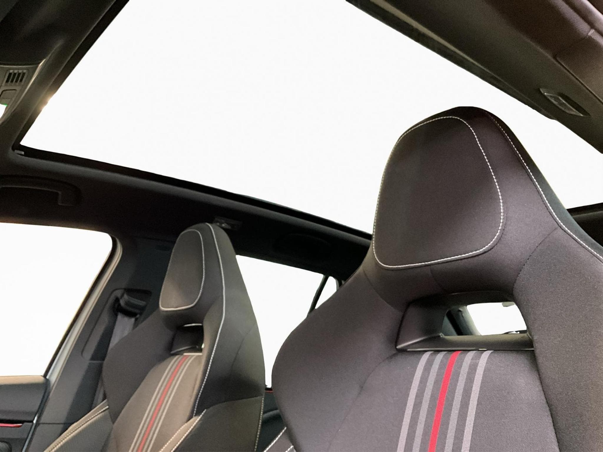 Skoda Kamiq Monte-Carlo+BVM+Pano+LED (2025) - Photo 15
