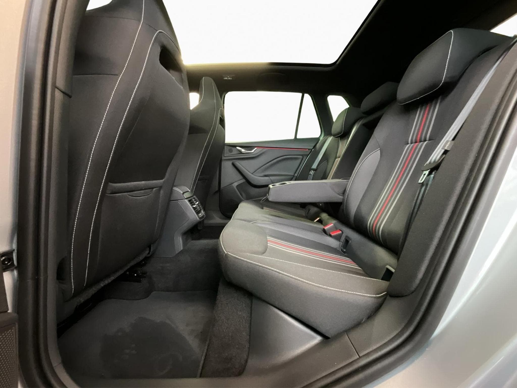 Skoda Kamiq Monte-Carlo+BVM+Pano+LED (2025) - Photo 16