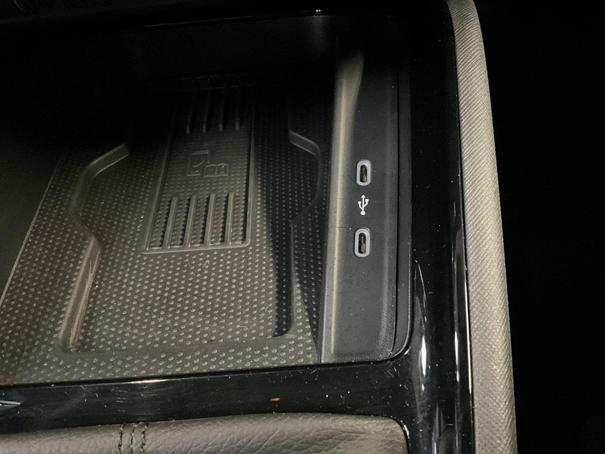 Skoda Kamiq Monte-Carlo+BVM+Pano+LED (2025) - Photo 21