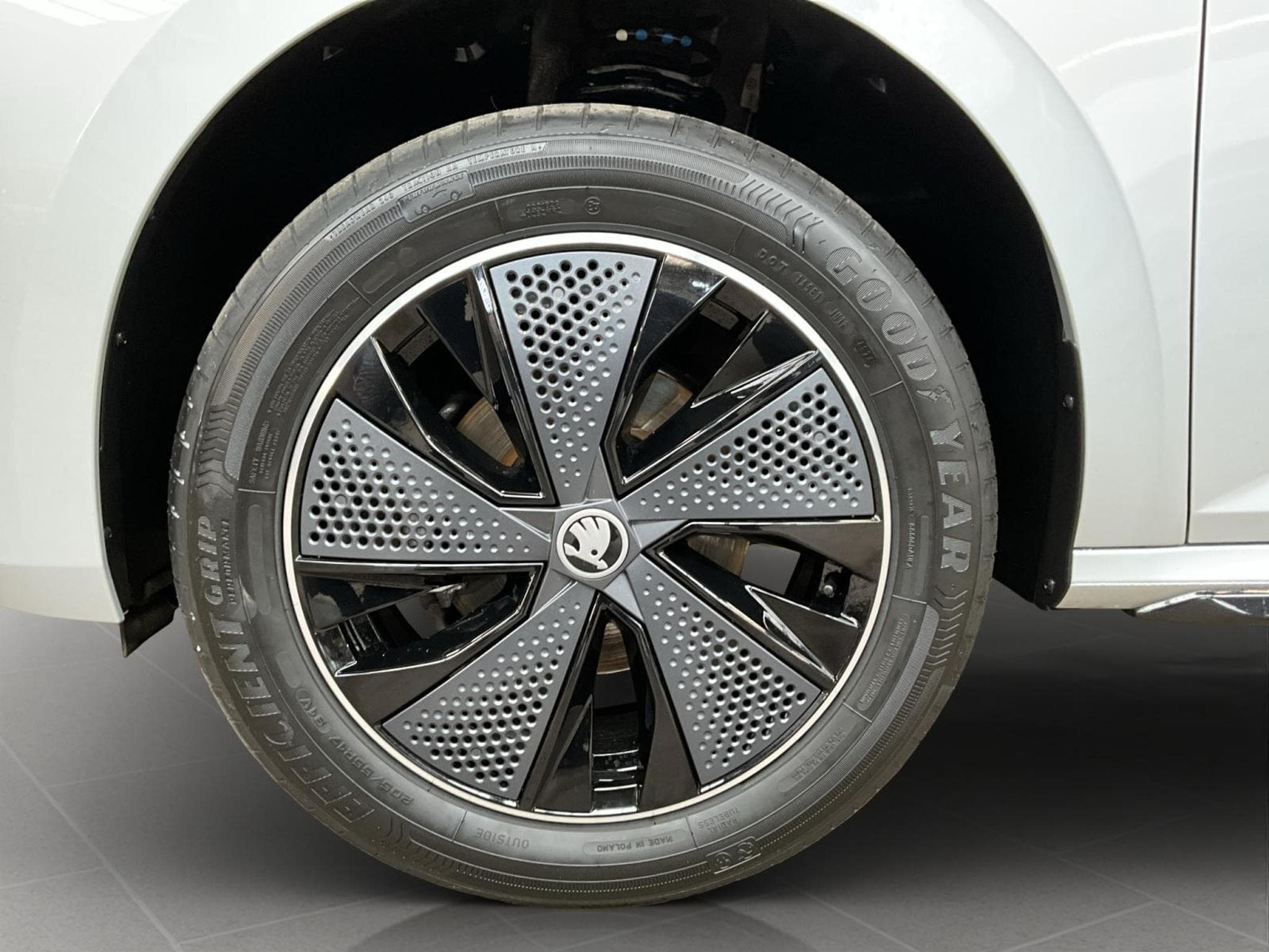 Skoda Kamiq Monte-Carlo+BVM+Pano+LED (2025) - Photo 8