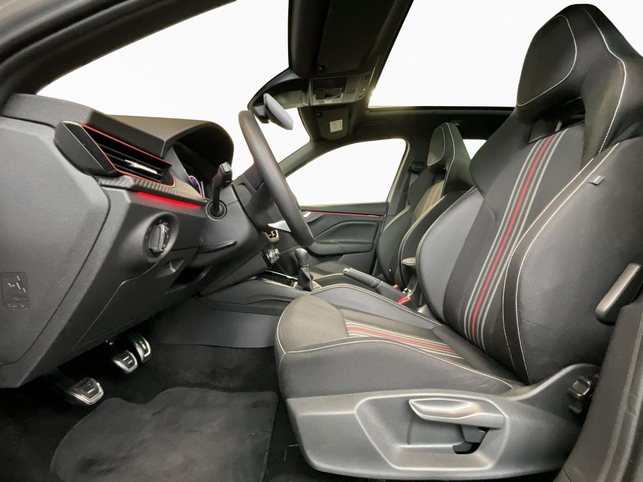 Skoda Kamiq Monte-Carlo+BVM+Pano+LED (2025) - Photo 9