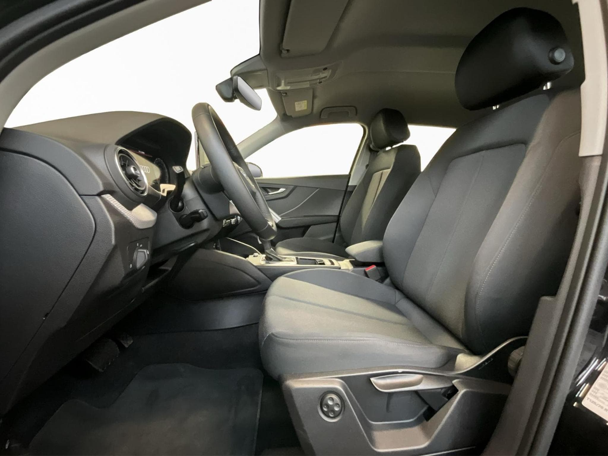 Audi Q2 Advanced+35TFSI+S-Tronic (2025) - Photo 9