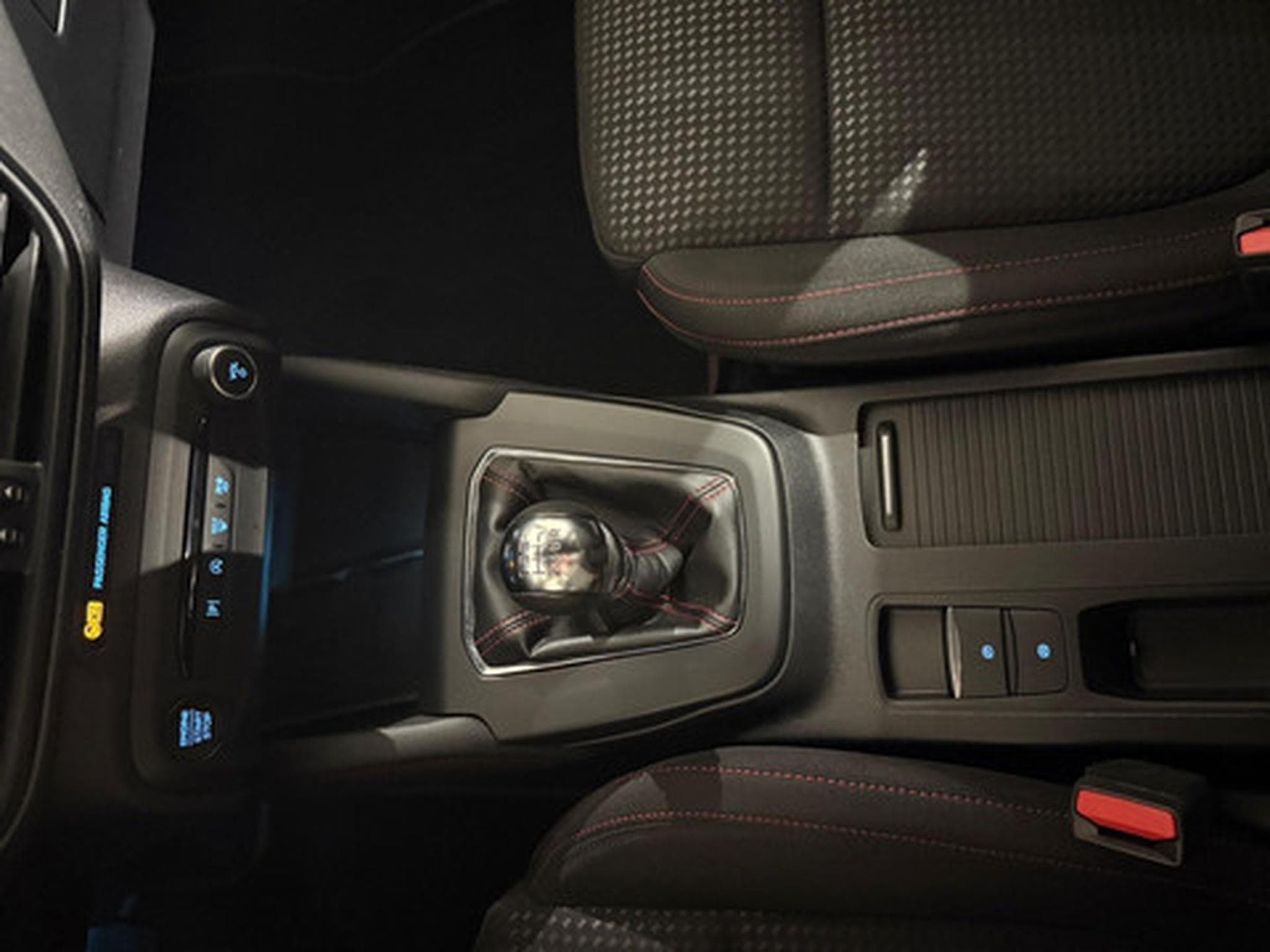 Ford Focus Clipper 1.0i EcoBoost MHEV 92kW ST-Line X (2023) - Photo 9