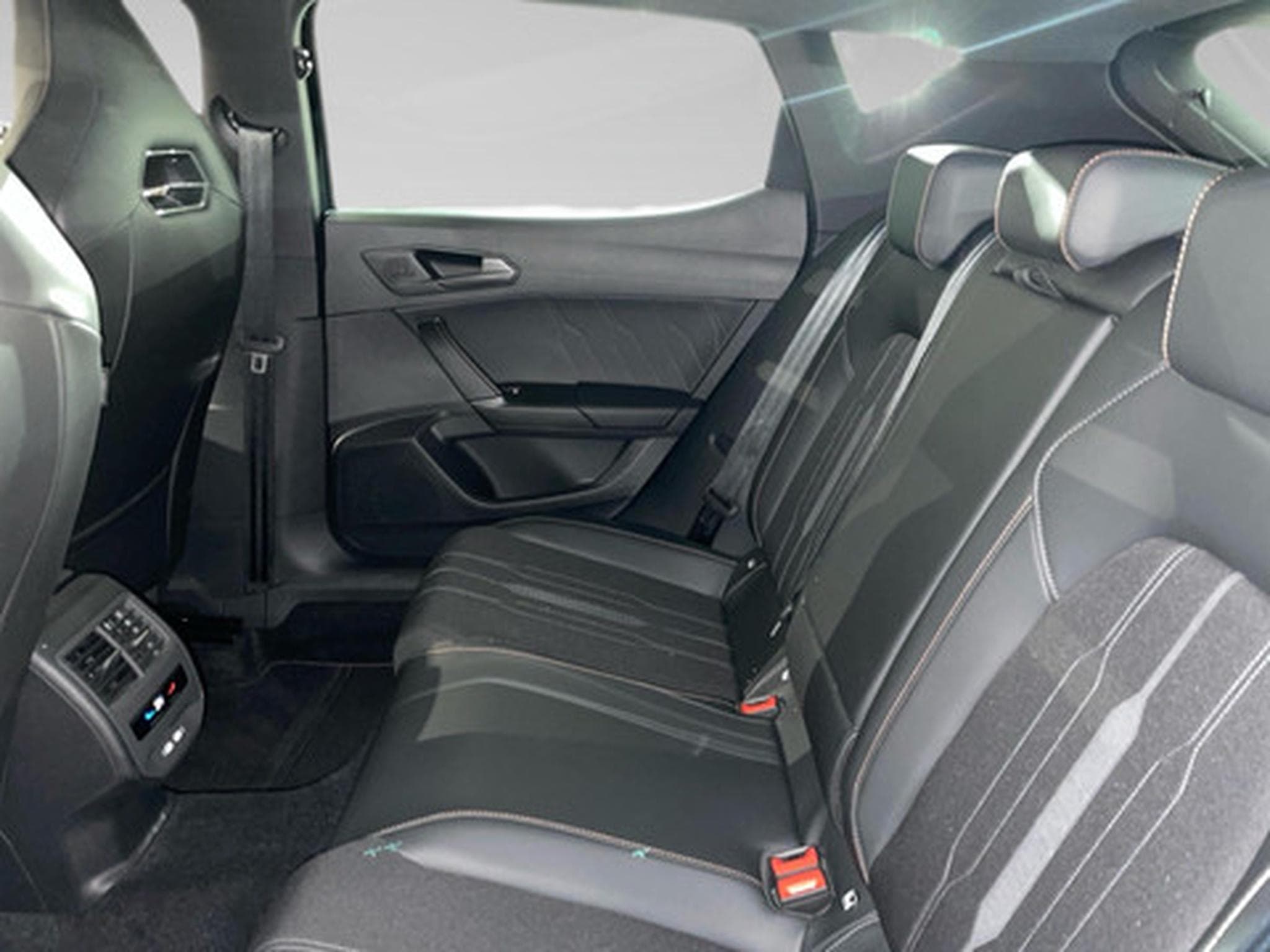 Cupra Leon 2.0 TSI EVO 221kW VZ DSG (2022) - Photo 11