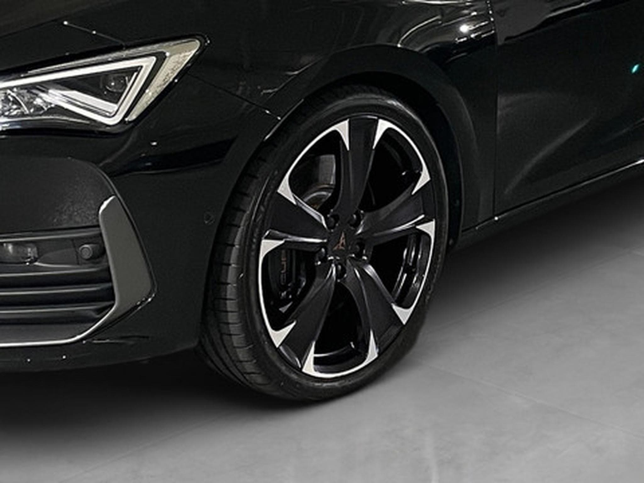 Cupra Leon 2.0 TSI EVO 221kW VZ DSG (2022) - Photo 20