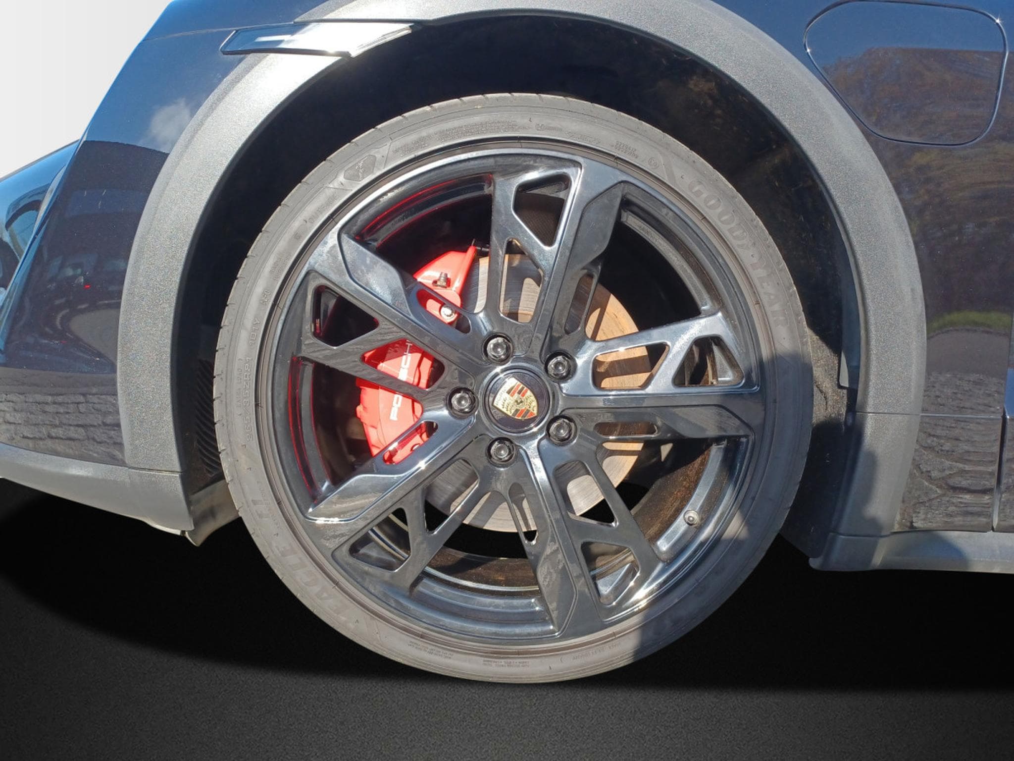 Porsche Taycan 4S Cross Turismo (2022) - Photo 6
