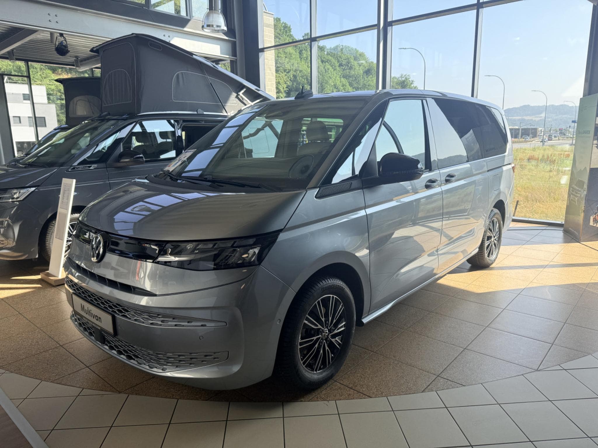 VW Multivan Life 2.0 TDI SCR DSG  Version longue 150ch (2026) - Photo 1