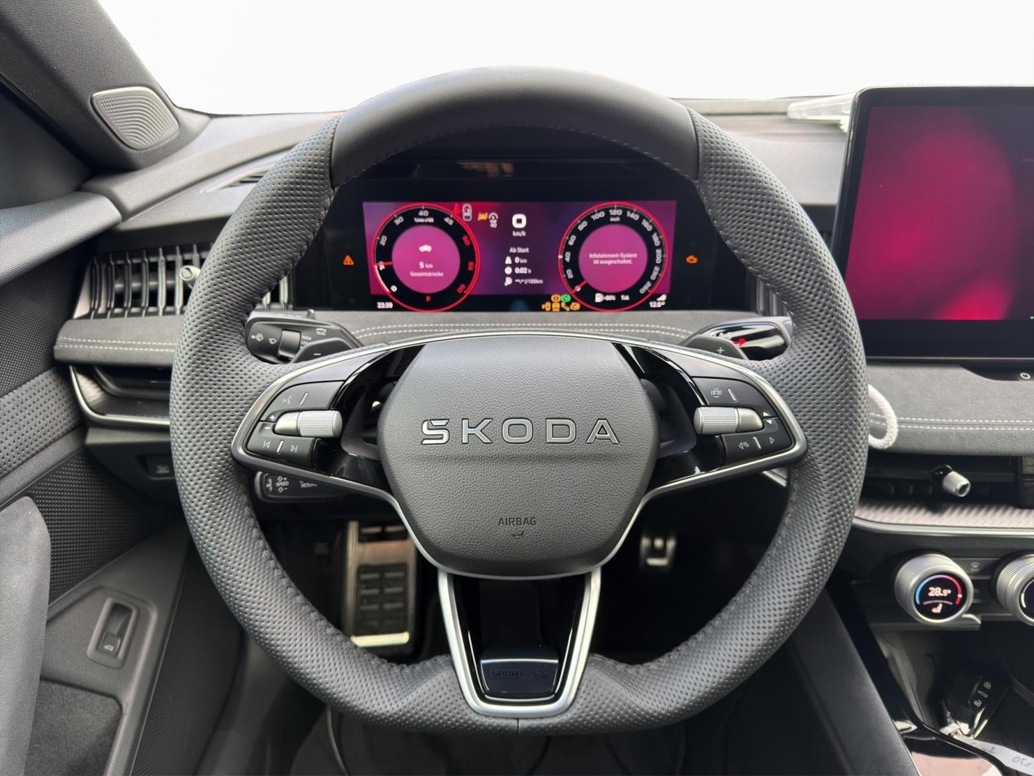 Skoda Superb Sportline (2026) - Photo 10
