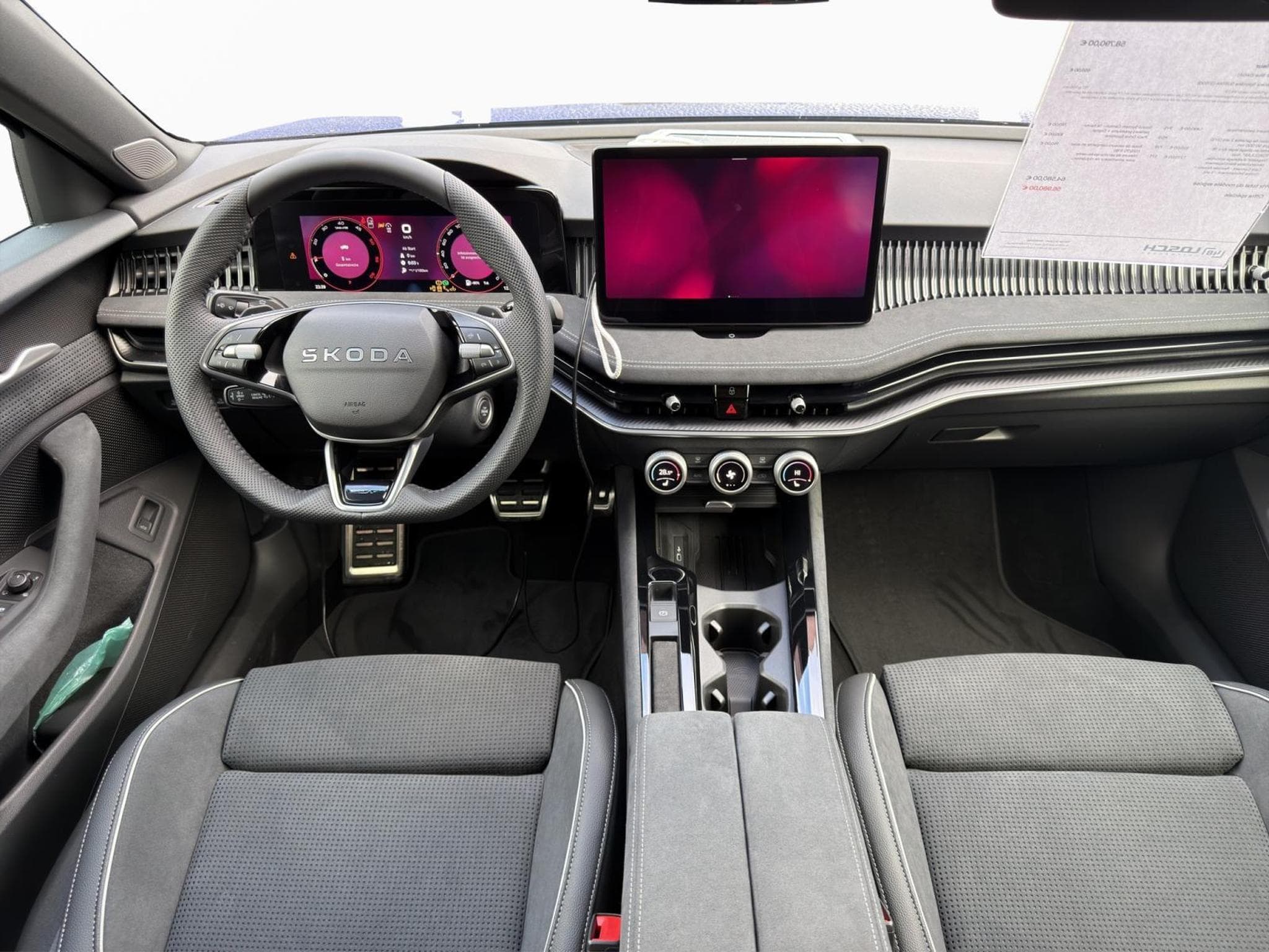 Skoda Superb Sportline (2026) - Photo 9
