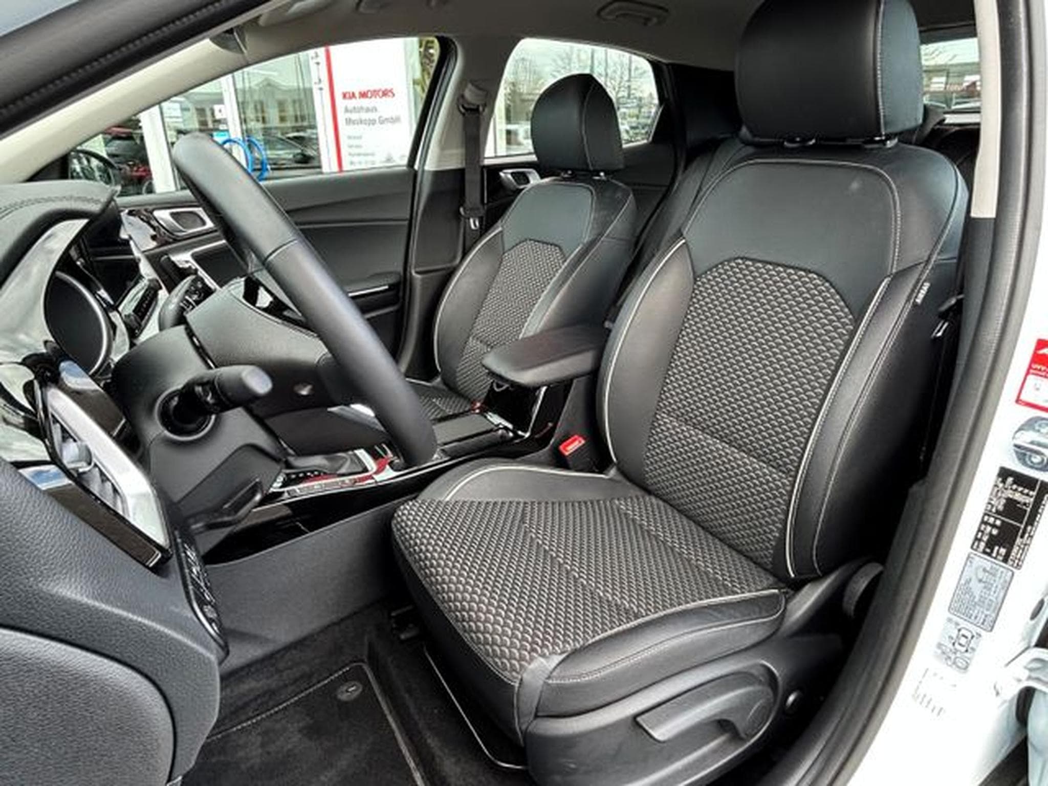 Kia XCeed XCeed 1.5T DCT Spirit LED Navi Kamera JBL SHZ (2025) - Photo 10