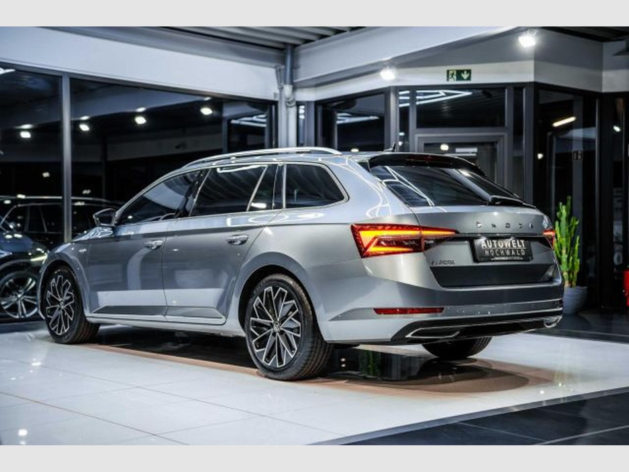Skoda Superb Superb 2.0 TDI DSG Laurin &amp; Klement STAHZG AHK (2021) - Photo 12