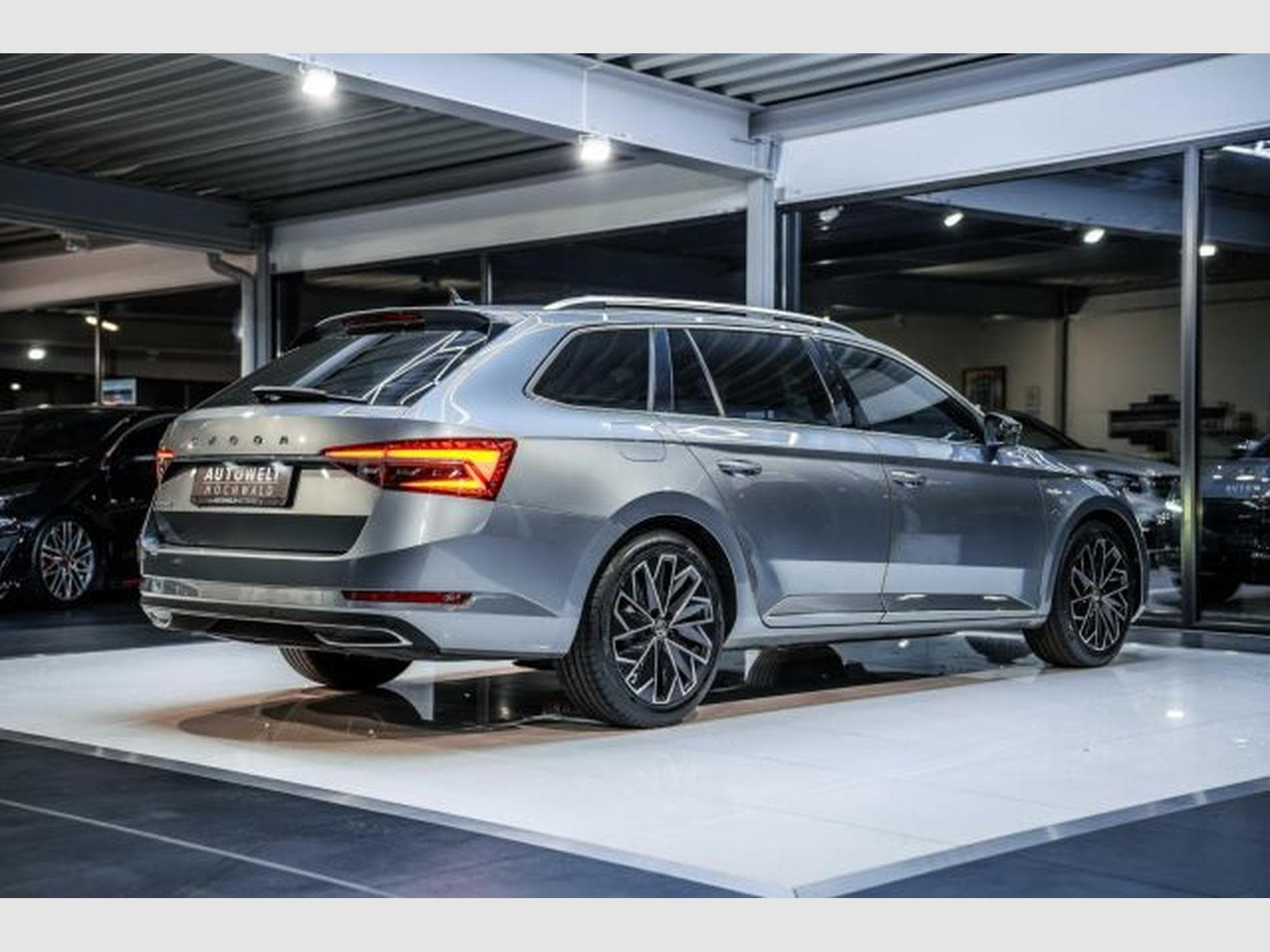Skoda Superb Superb 2.0 TDI DSG Laurin &amp; Klement STAHZG AHK (2021) - Photo 14