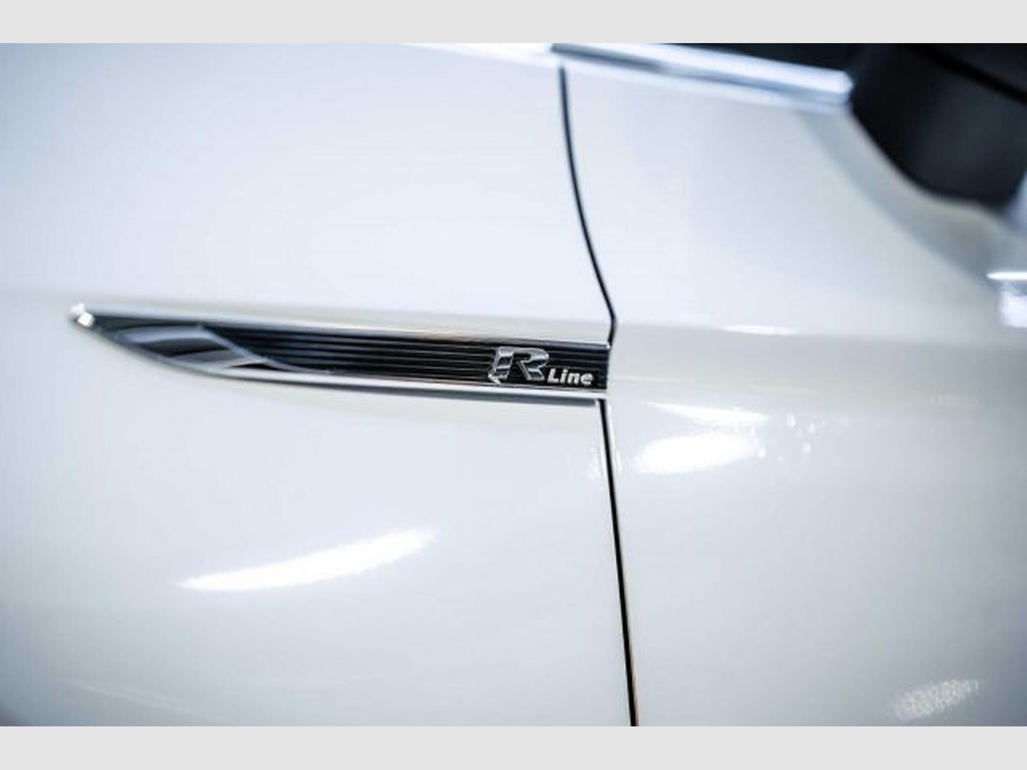 VW Passat Passat Variant 2.0 TDI DSG 2x R-Line NAVI LED (2022) - Photo 10