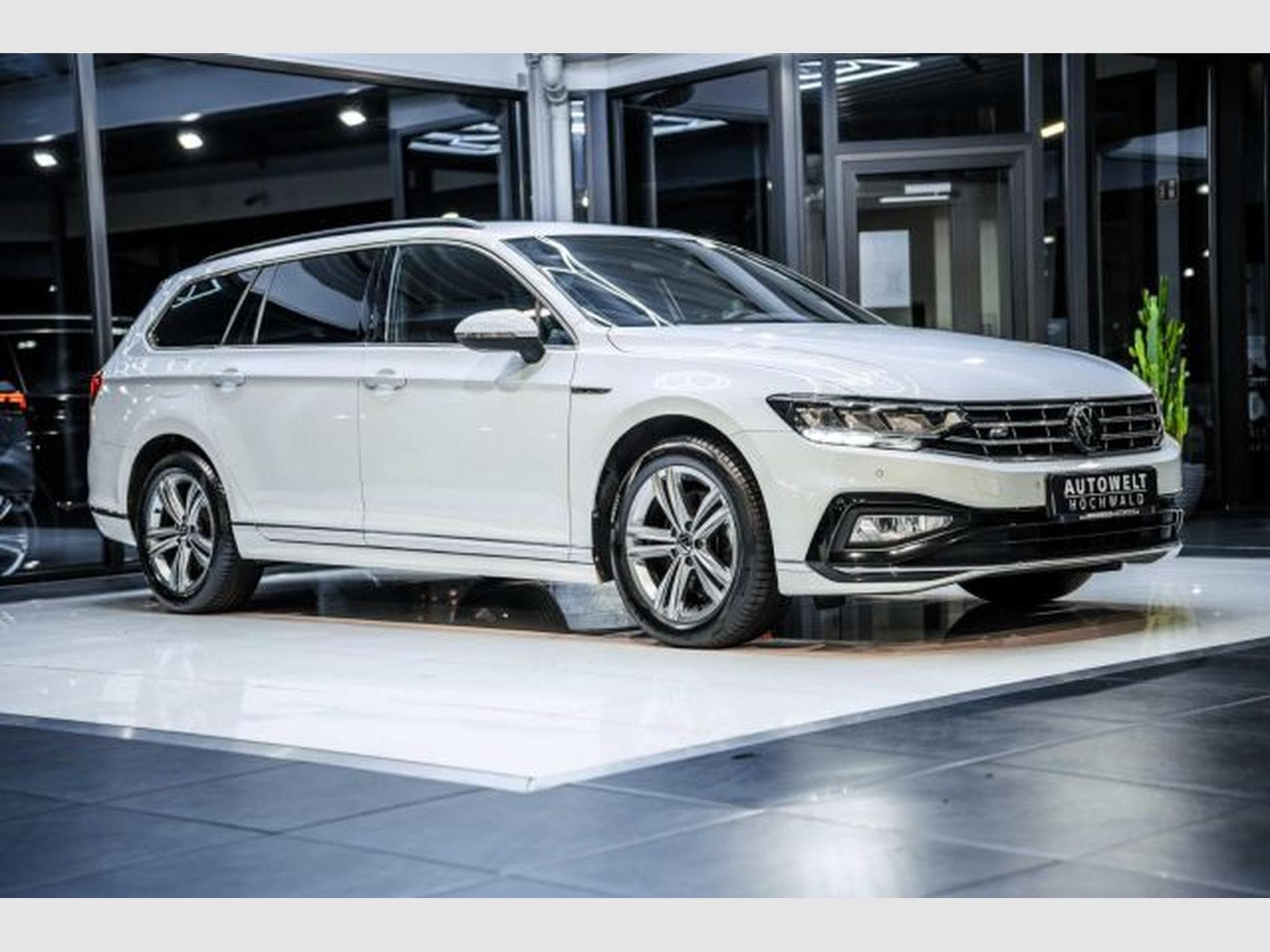 VW Passat Passat 2.0 TDI DSG 2x R-Line NAVI LED RFK ACC (2022) - Photo 6