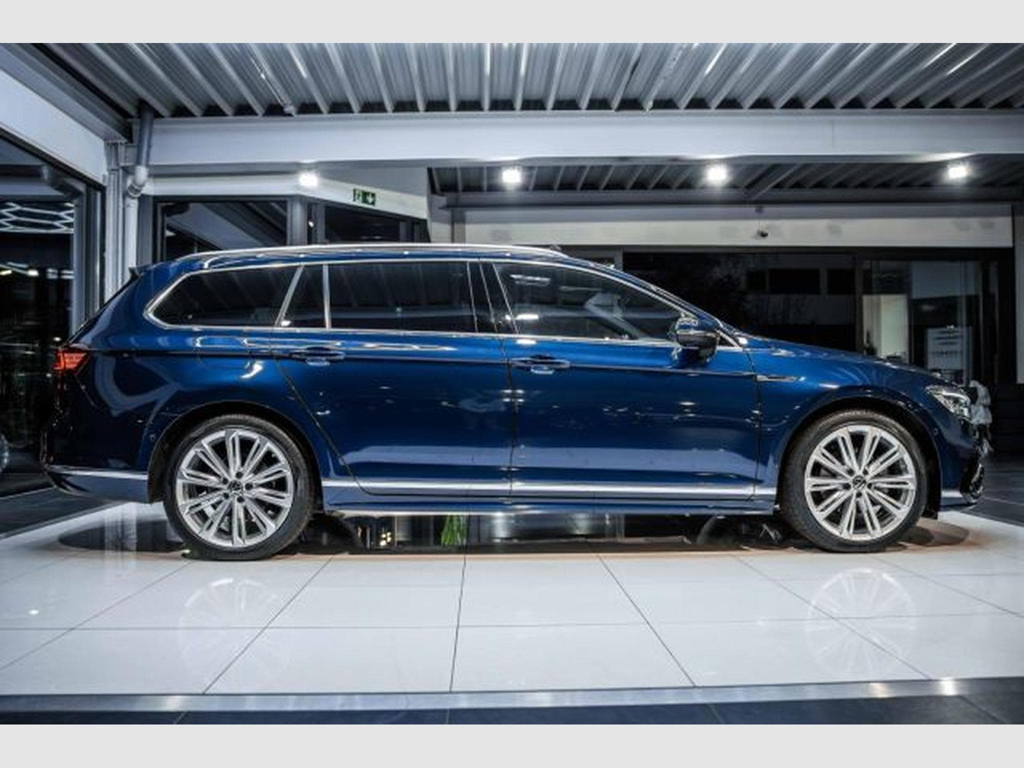 VW Passat Passat 2.0 TDI DSG 2x R-Line STAHZG H&amp;K PANO AHK (2022) - Photo 7