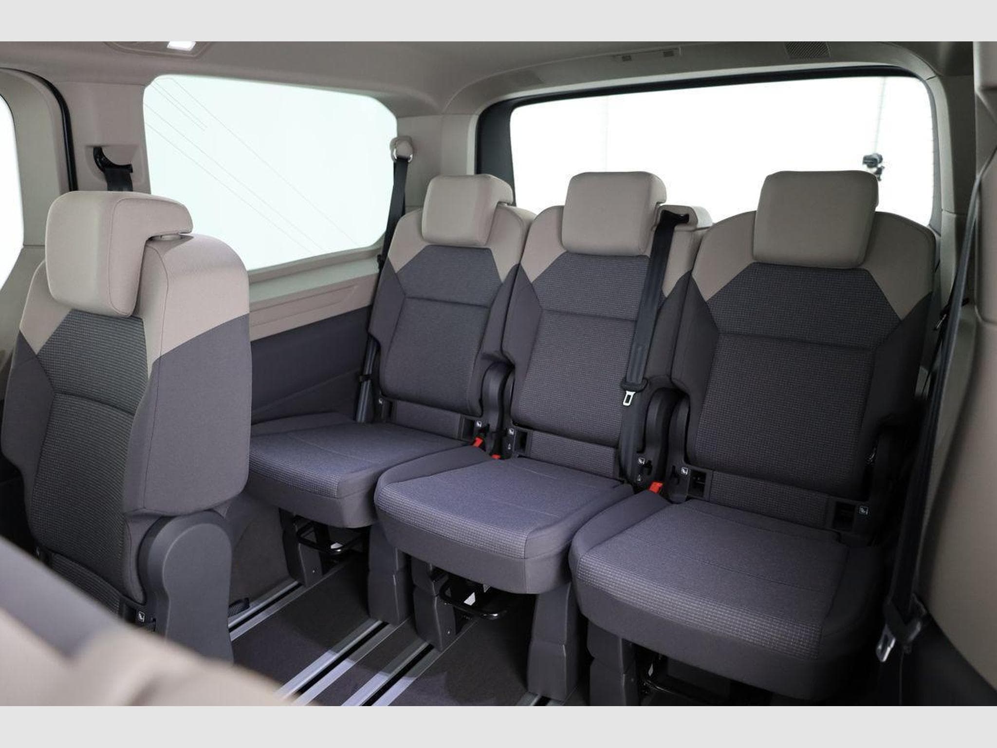VW T7 eHybrid 4M Business (2026) - Photo 11