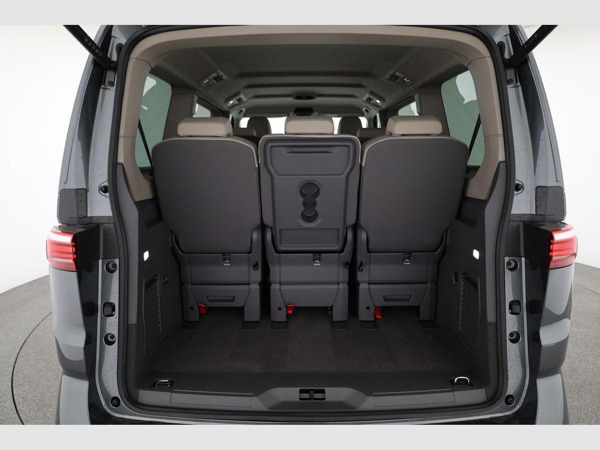 VW T7 eHybrid 4M Business (2026) - Photo 12
