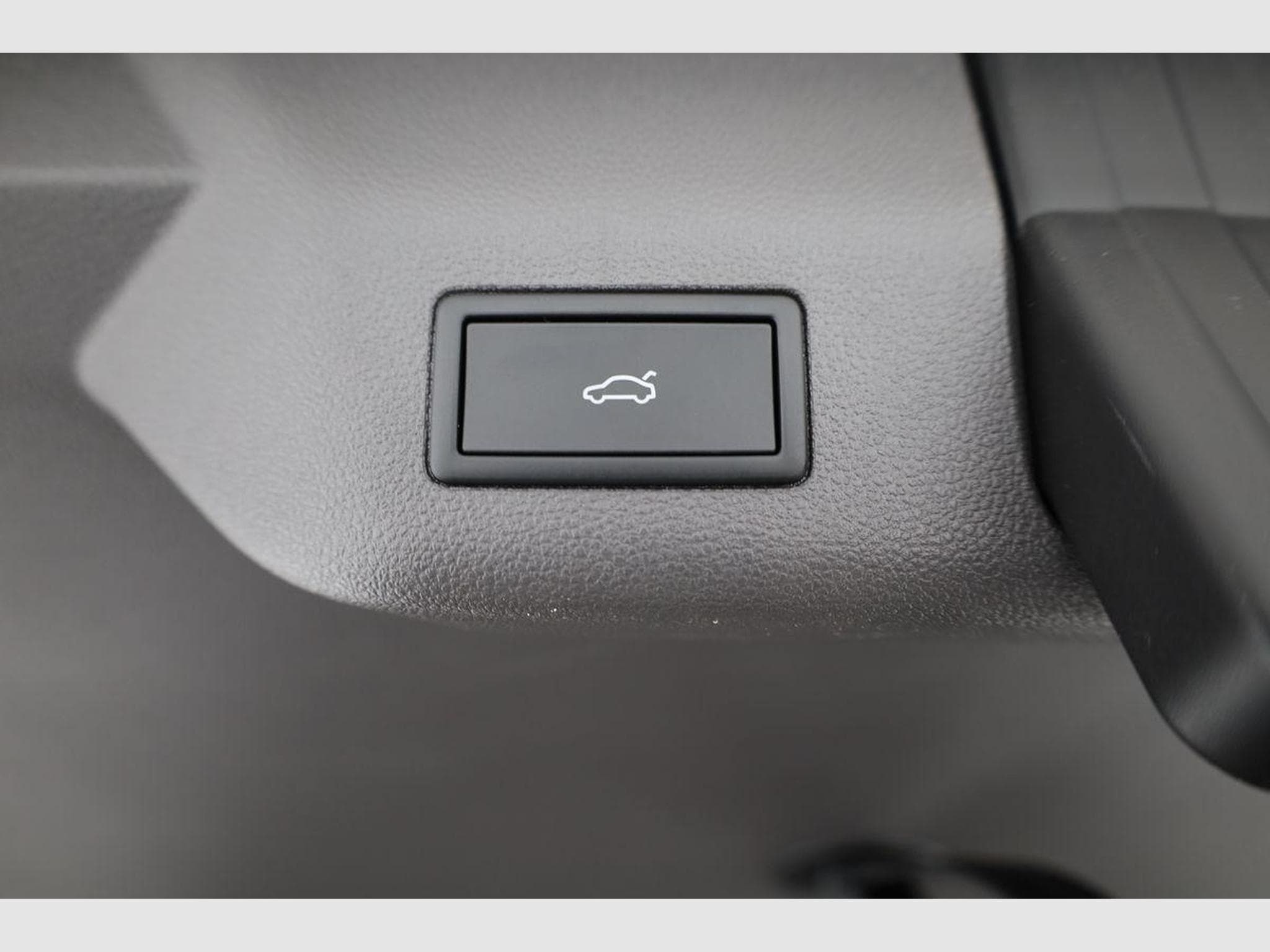 VW T7 eHybrid 4M Business (2026) - Photo 13