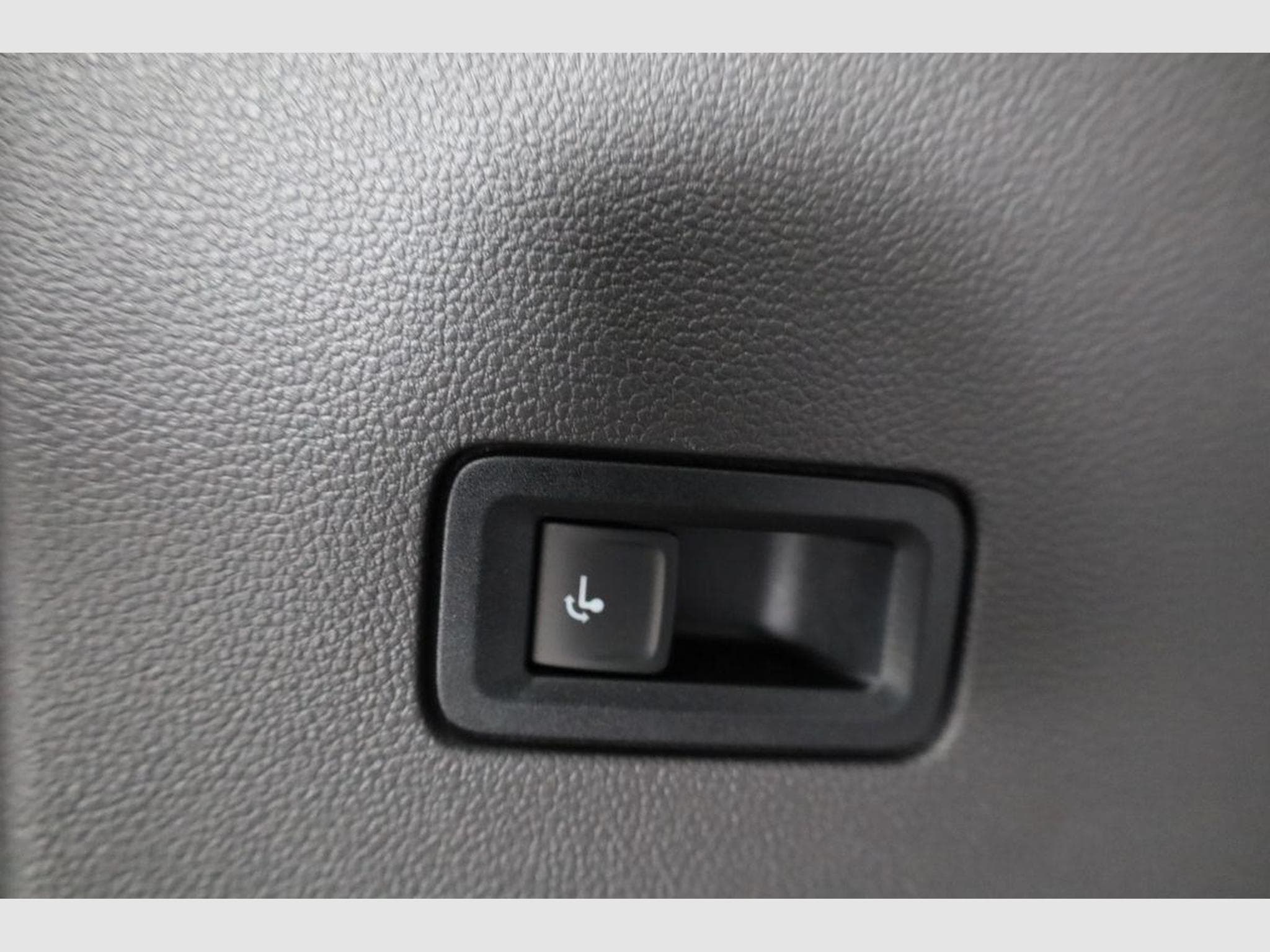 VW T7 eHybrid 4M Business (2026) - Photo 14