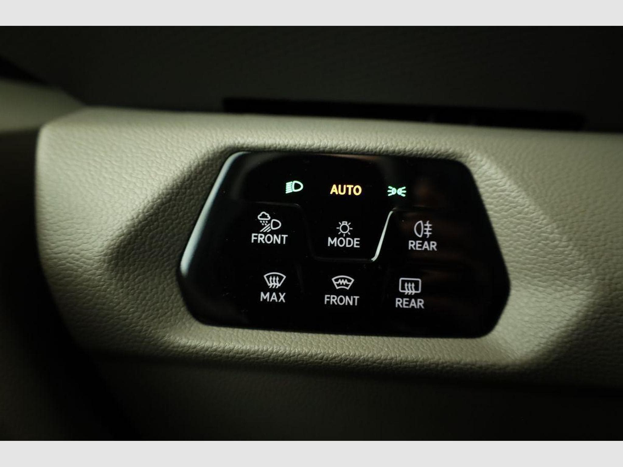 VW T7 eHybrid 4M Business (2026) - Photo 8