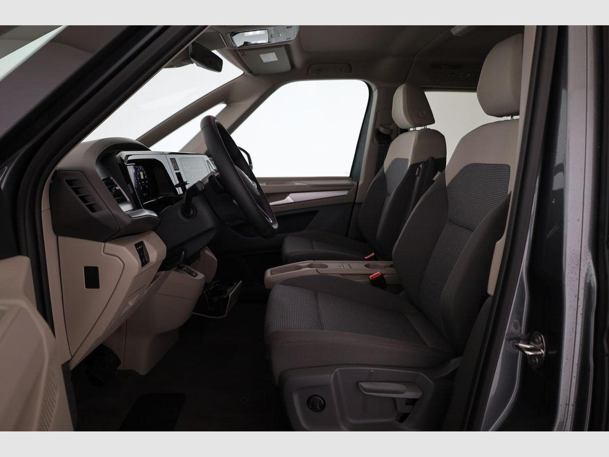 VW T7 eHybrid 4M Business (2026) - Photo 9