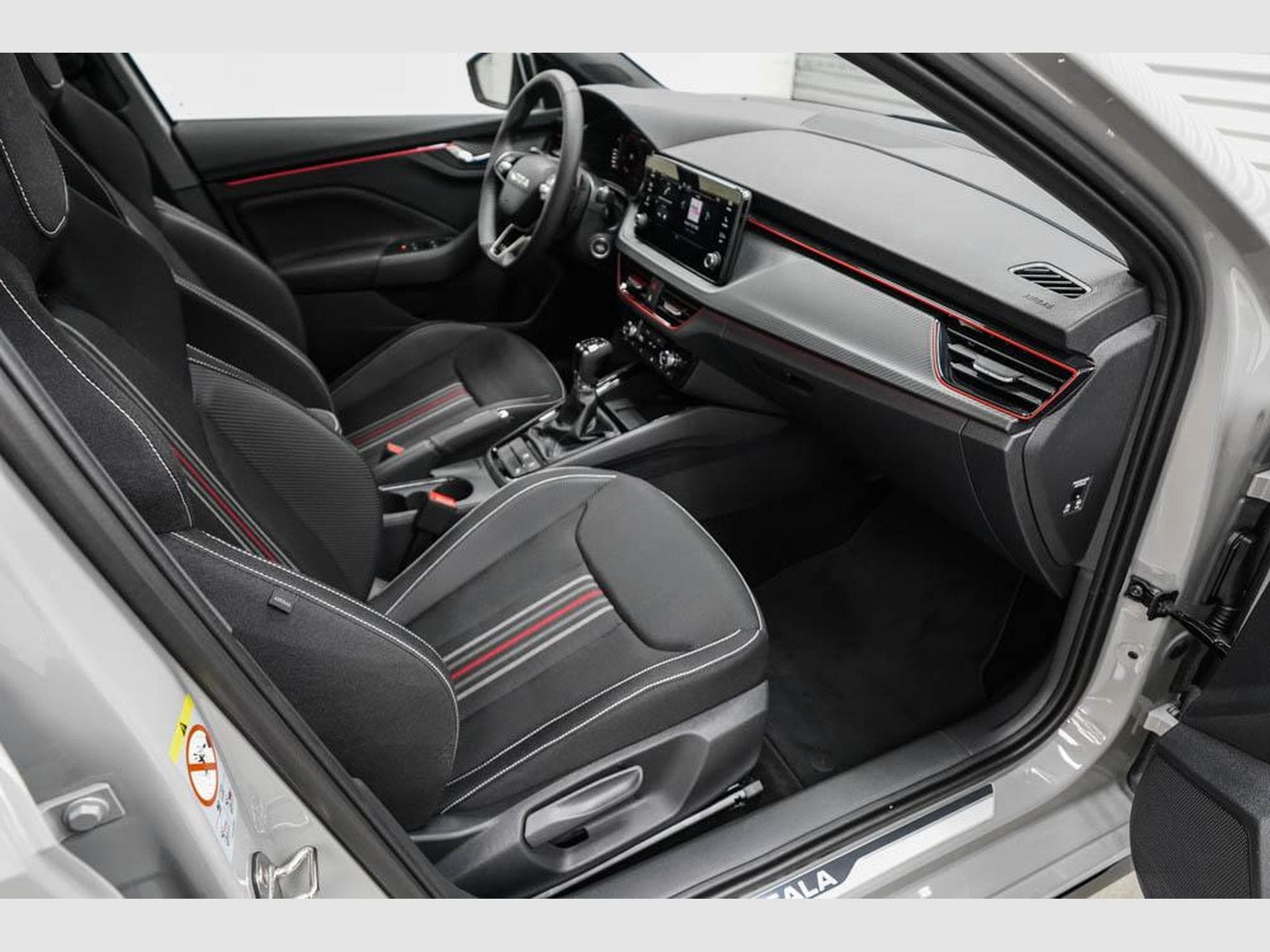 Skoda Scala 1,0 TSI DSG (2025) - Photo 18