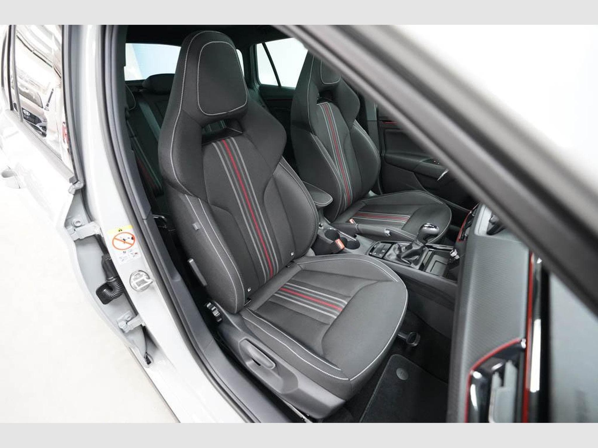 Skoda Scala 1,0 TSI DSG (2025) - Photo 19