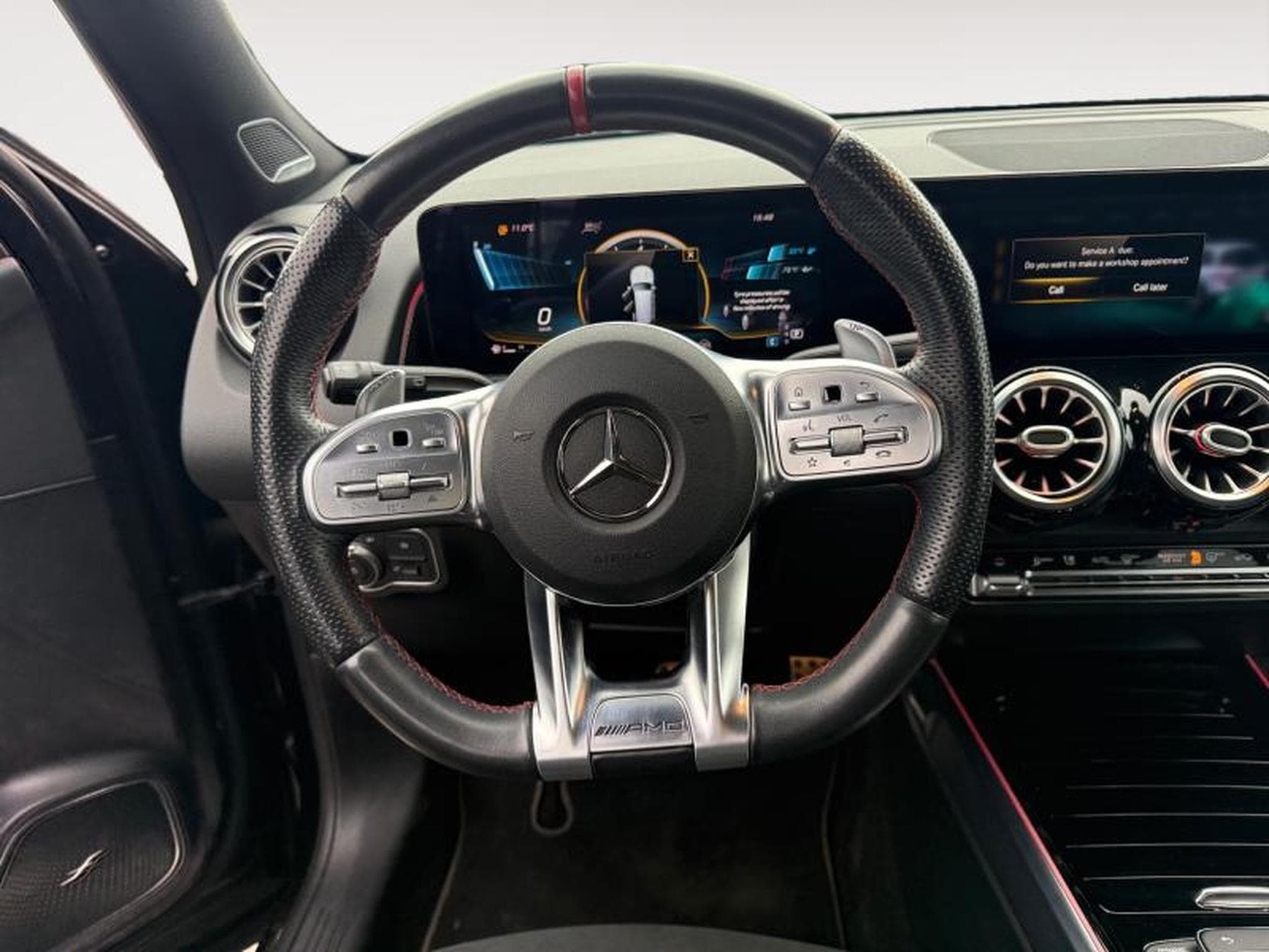 Mercedes GLB 35 AMG 4 MATIC Premium Plus / Essence (2021) - Photo 14