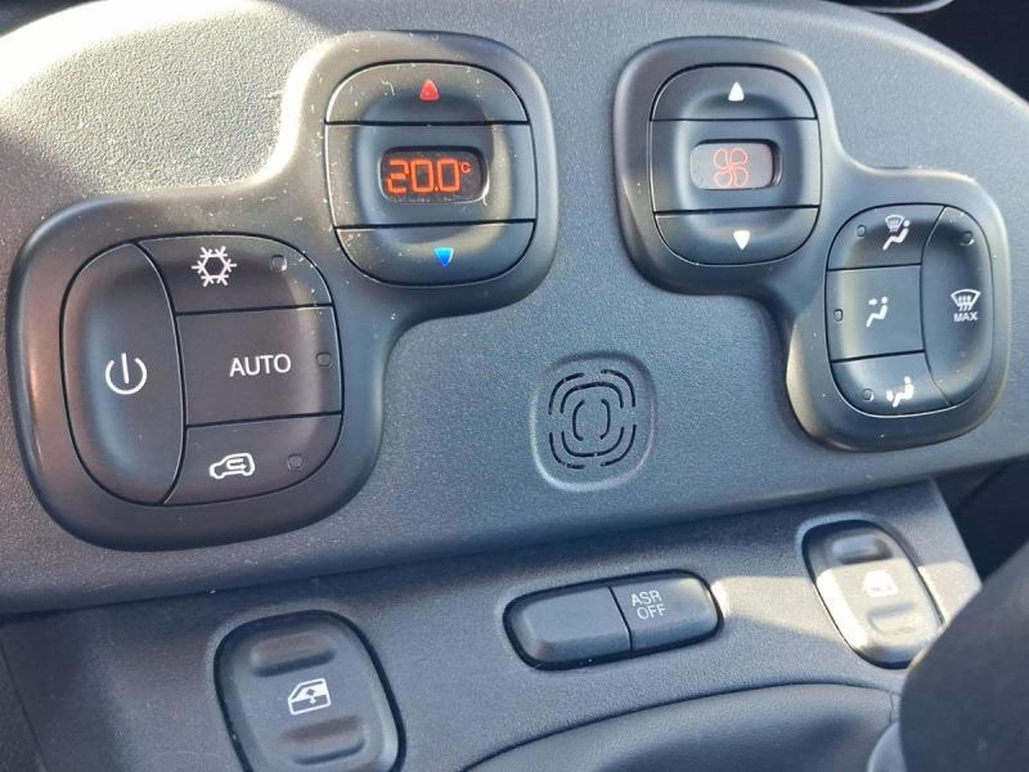 Fiat Panda RED 4Q (2022) - Photo 15