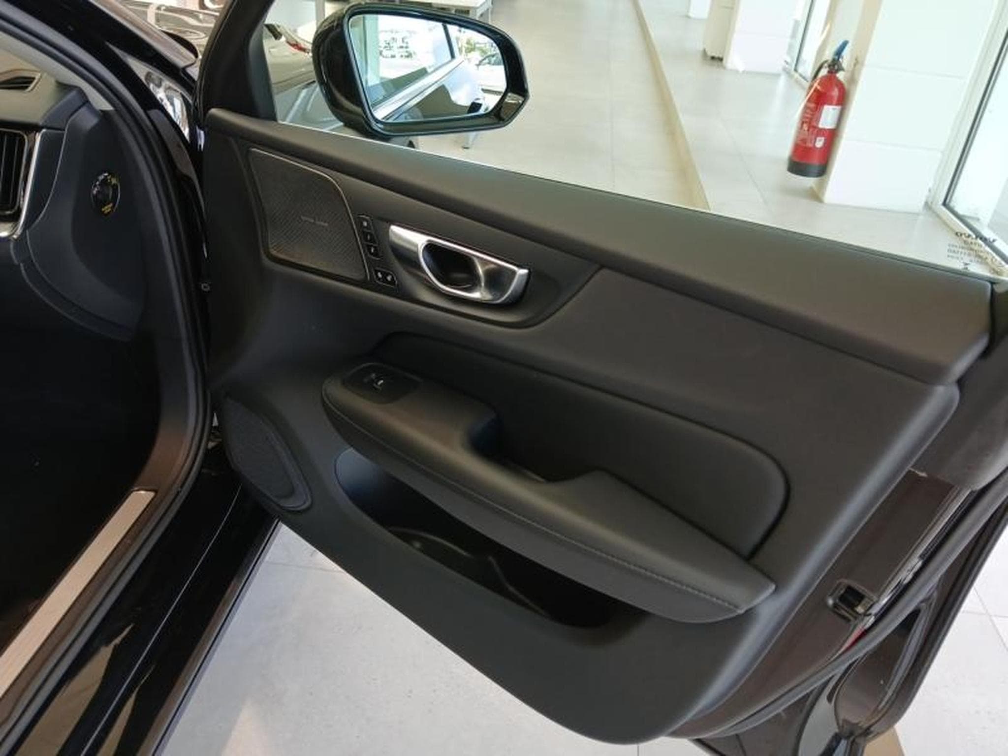 Volvo V60 T6 Plus Bright  / Hybride (2025) - Photo 18