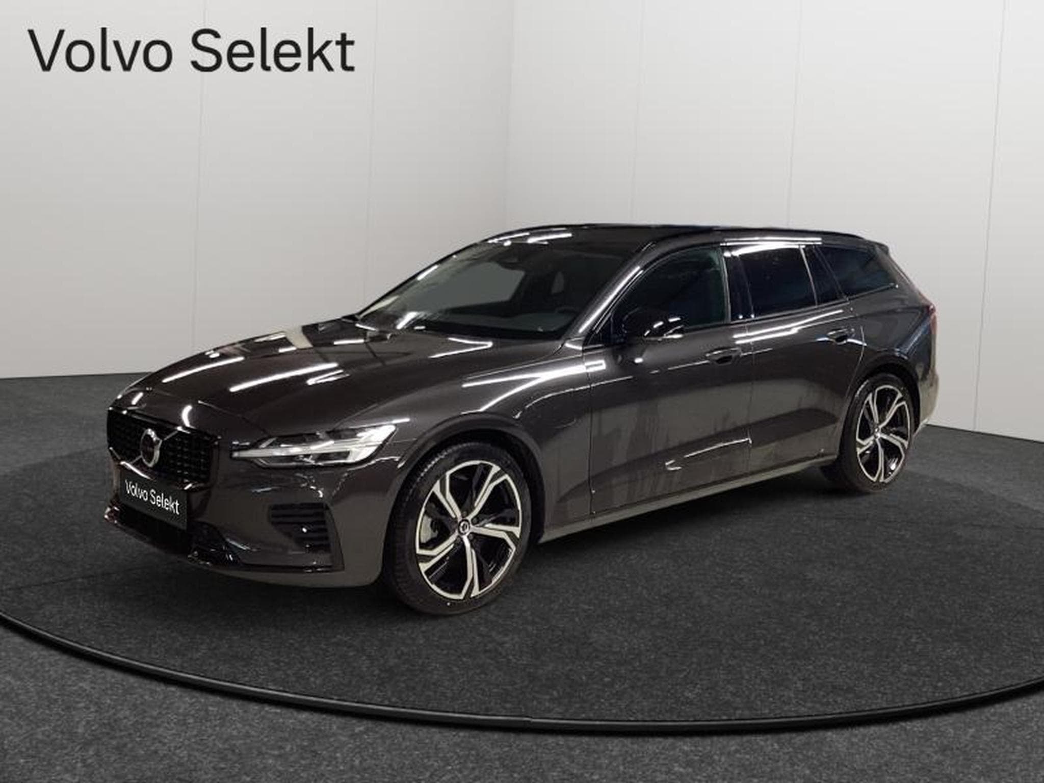 Volvo V60 T6 Plus Dark / Hybride (2025) - Photo 1