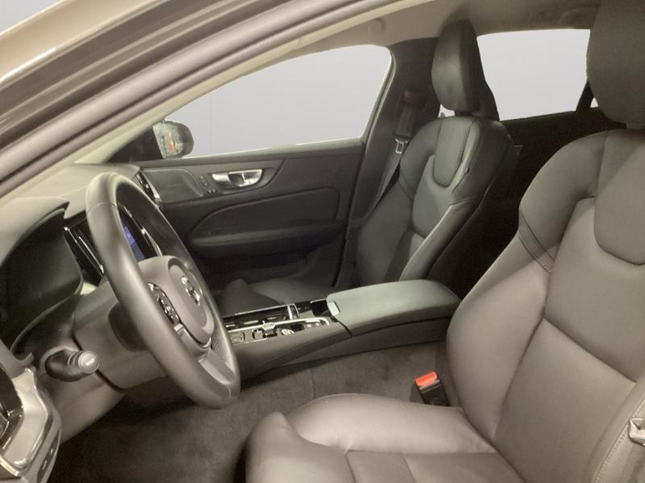 Volvo V60 T6 Plus Dark / Hybride (2025) - Photo 11