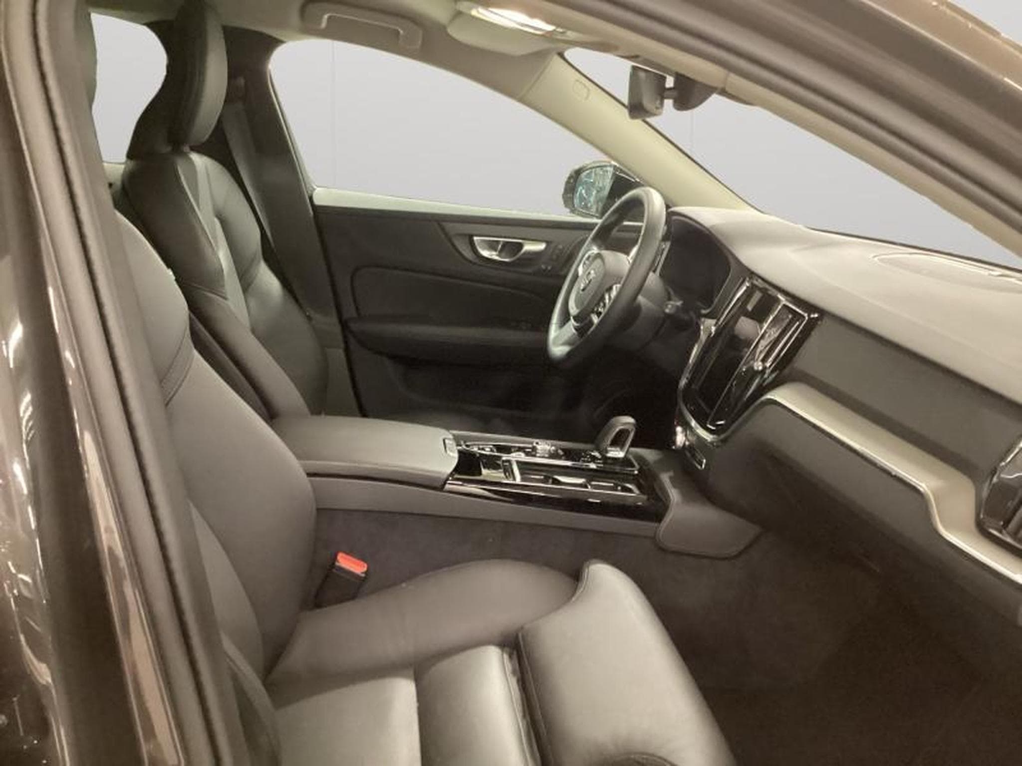 Volvo V60 T6 Plus Dark / Hybride (2025) - Photo 14