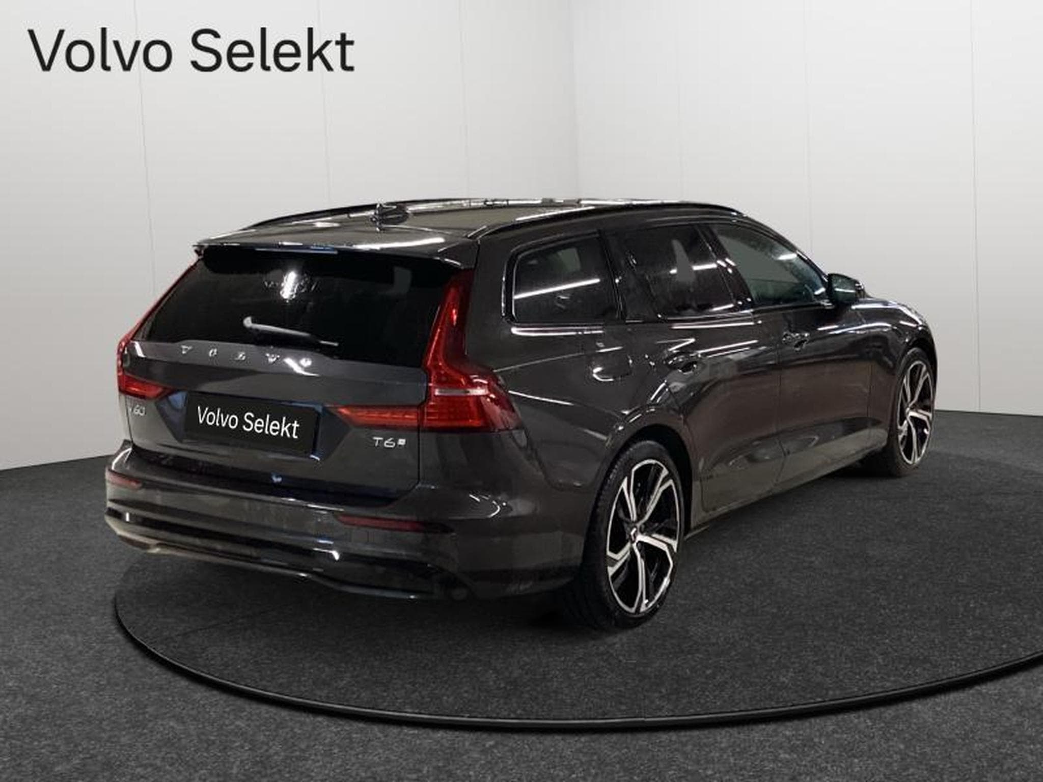 Volvo V60 T6 Plus Dark / Hybride (2025) - Photo 2