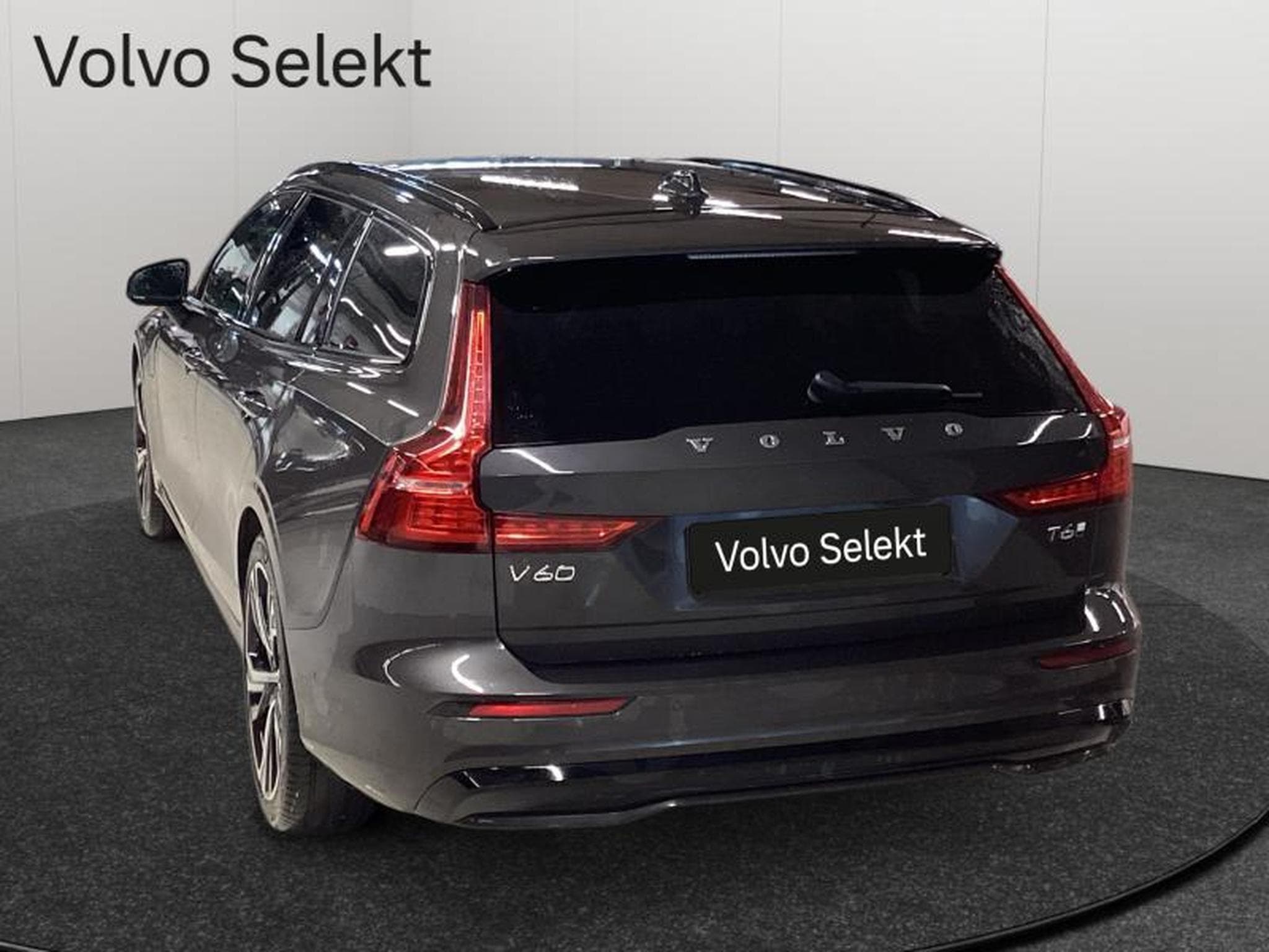 Volvo V60 T6 Plus Dark / Hybride (2025) - Photo 4
