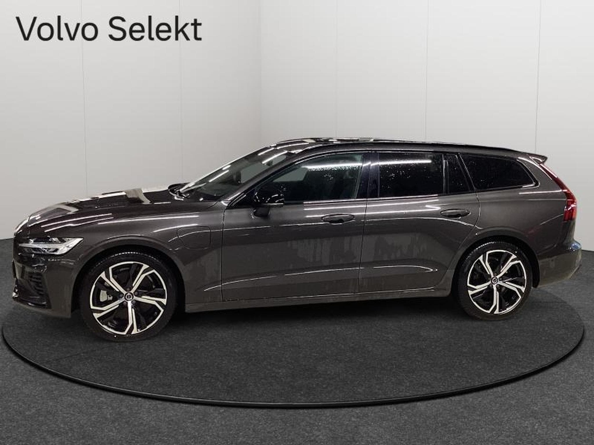 Volvo V60 T6 Plus Dark / Hybride (2025) - Photo 6