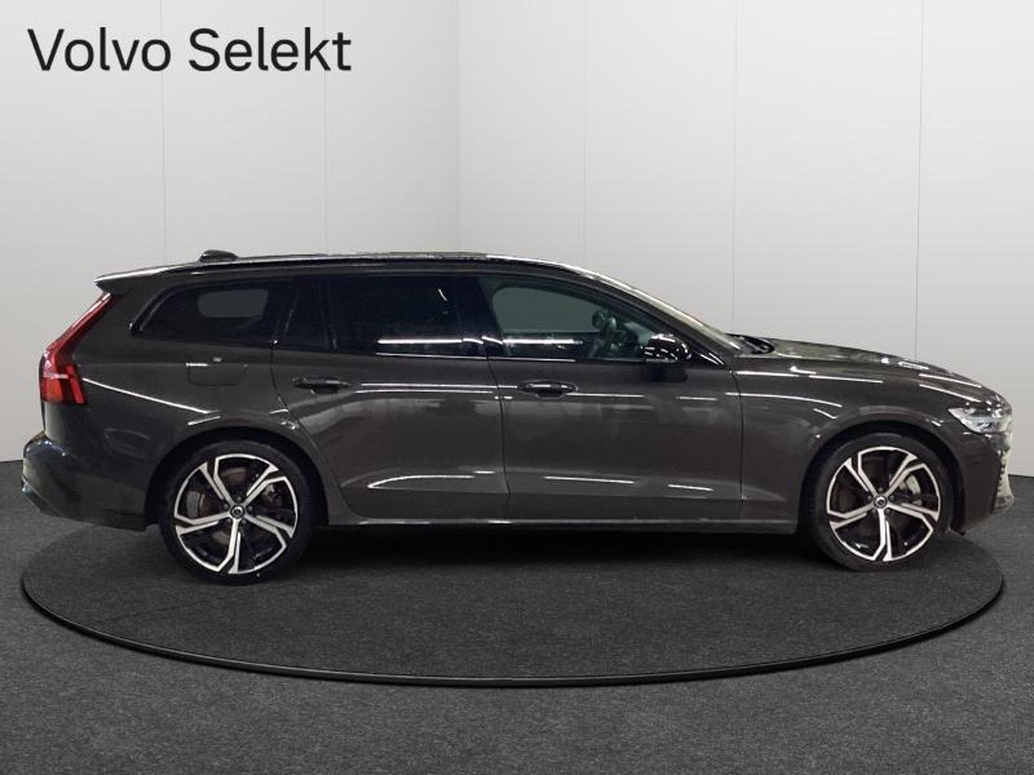 Volvo V60 T6 Plus Dark / Hybride (2025) - Photo 8