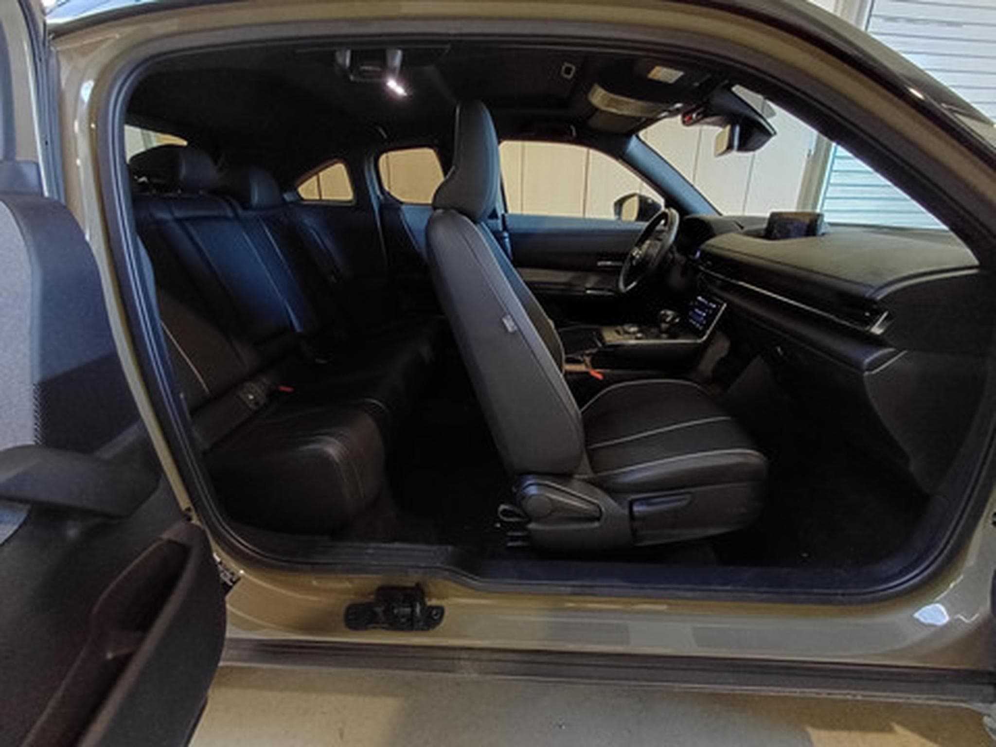 Mazda MX-30 e-SKYACTIV 145 pk Makoto (2022) - Photo 4