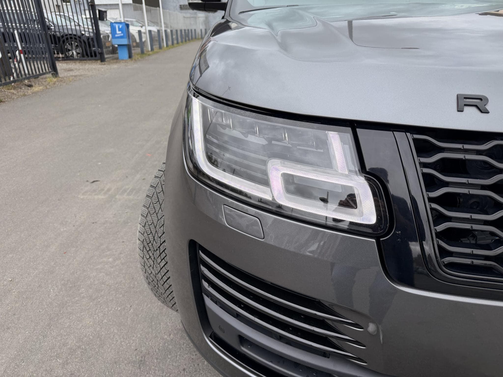 Land-Rover Range Rover 4.4 SDV8 340 Autobiography (2018) - Photo 10