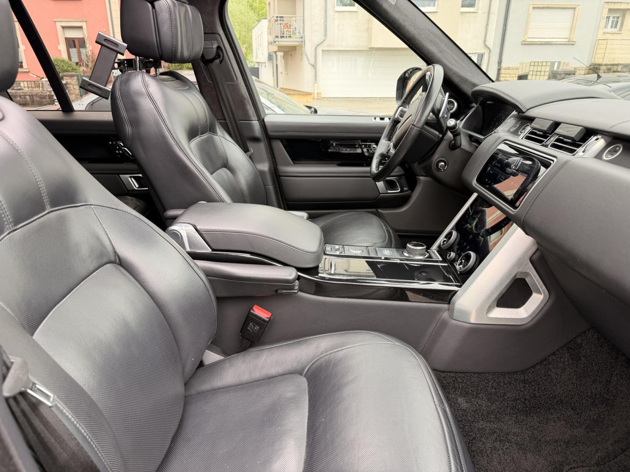 Land-Rover Range Rover 4.4 SDV8 340 Autobiography (2018) - Photo 13