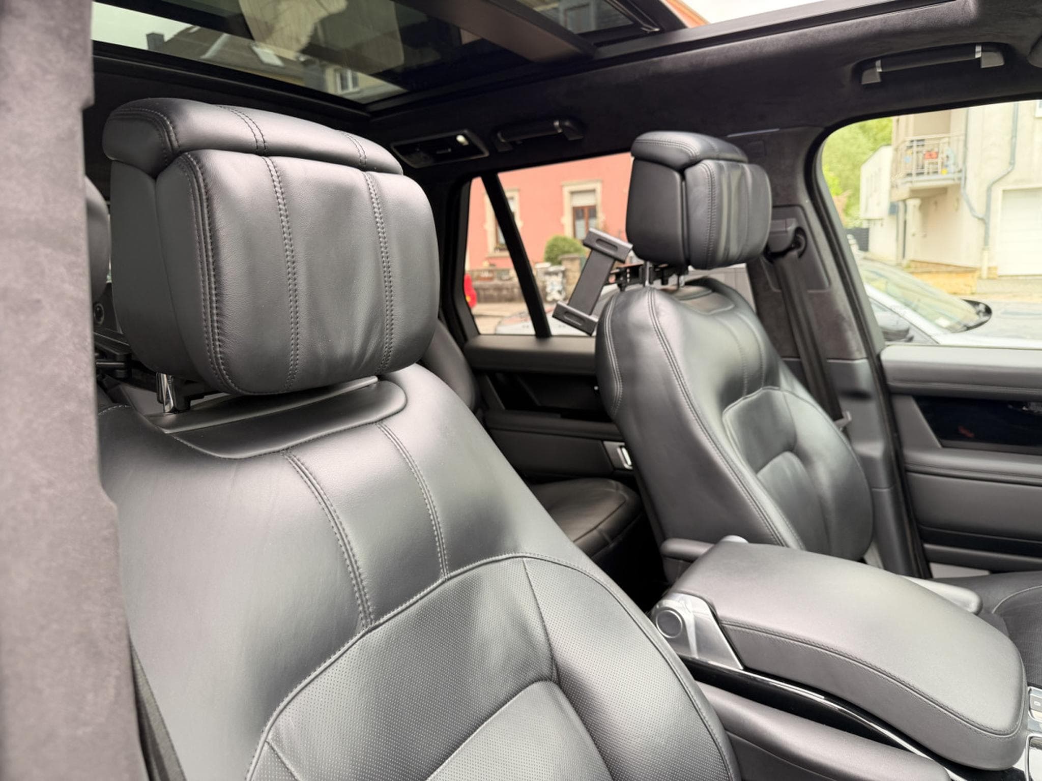 Land-Rover Range Rover 4.4 SDV8 340 Autobiography (2018) - Photo 14